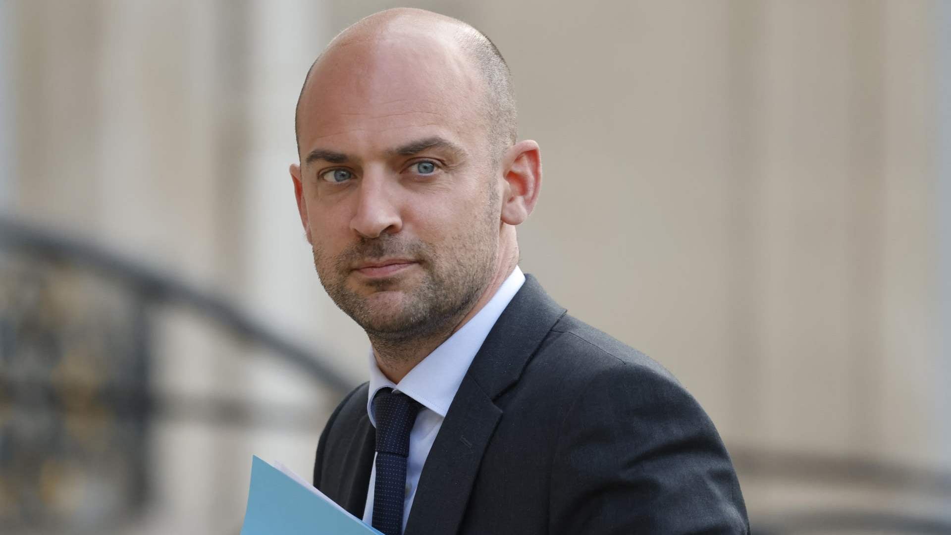 بارو: فرنسا تدعم تعليق اتفاق التجارة بين الاتحاد الأوروبي وأميركا