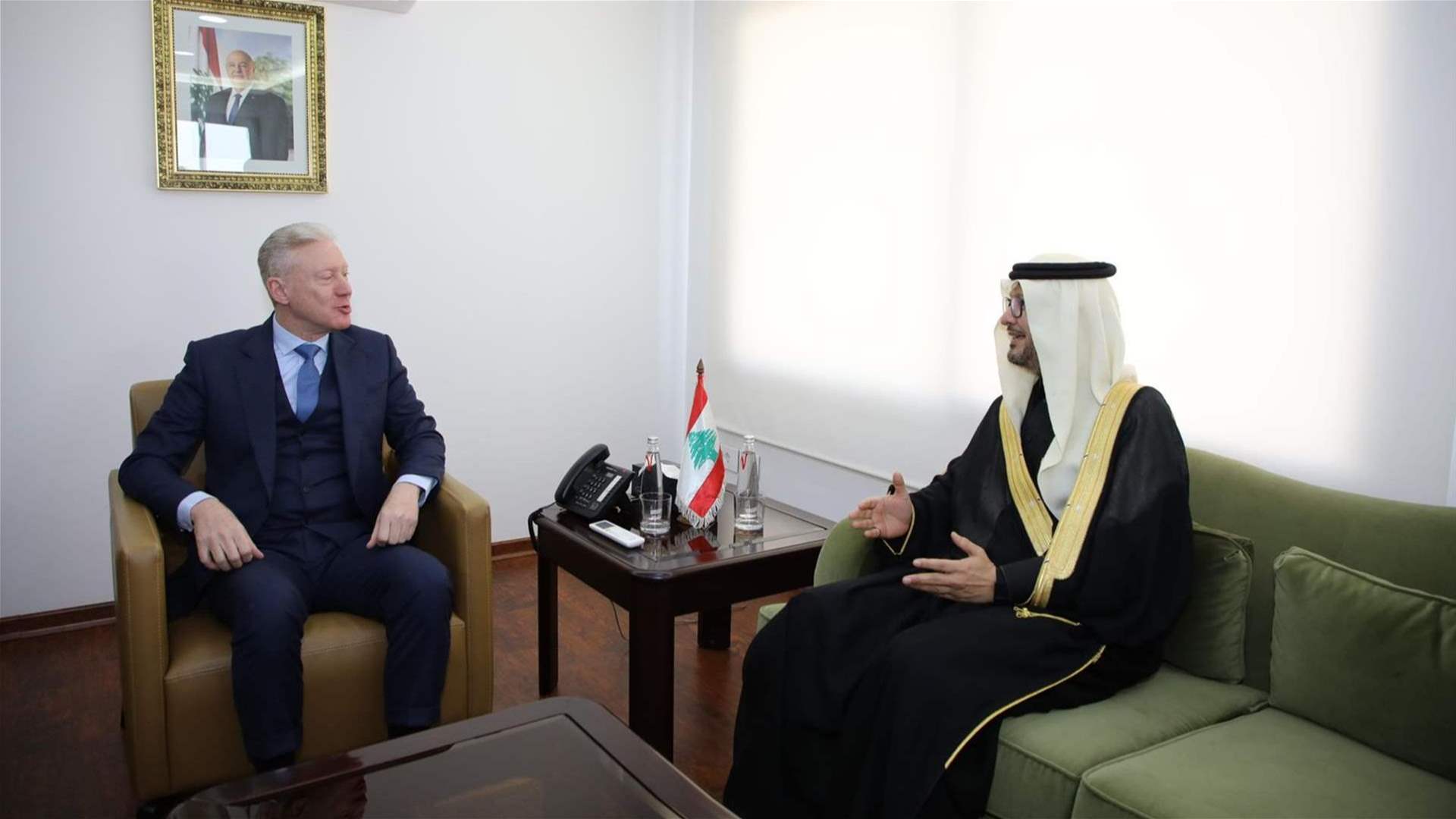 وزير الخارجية والمغتربين يوسف رجي يستقبل السفير السعودي لدى لبنان وليد البخاري