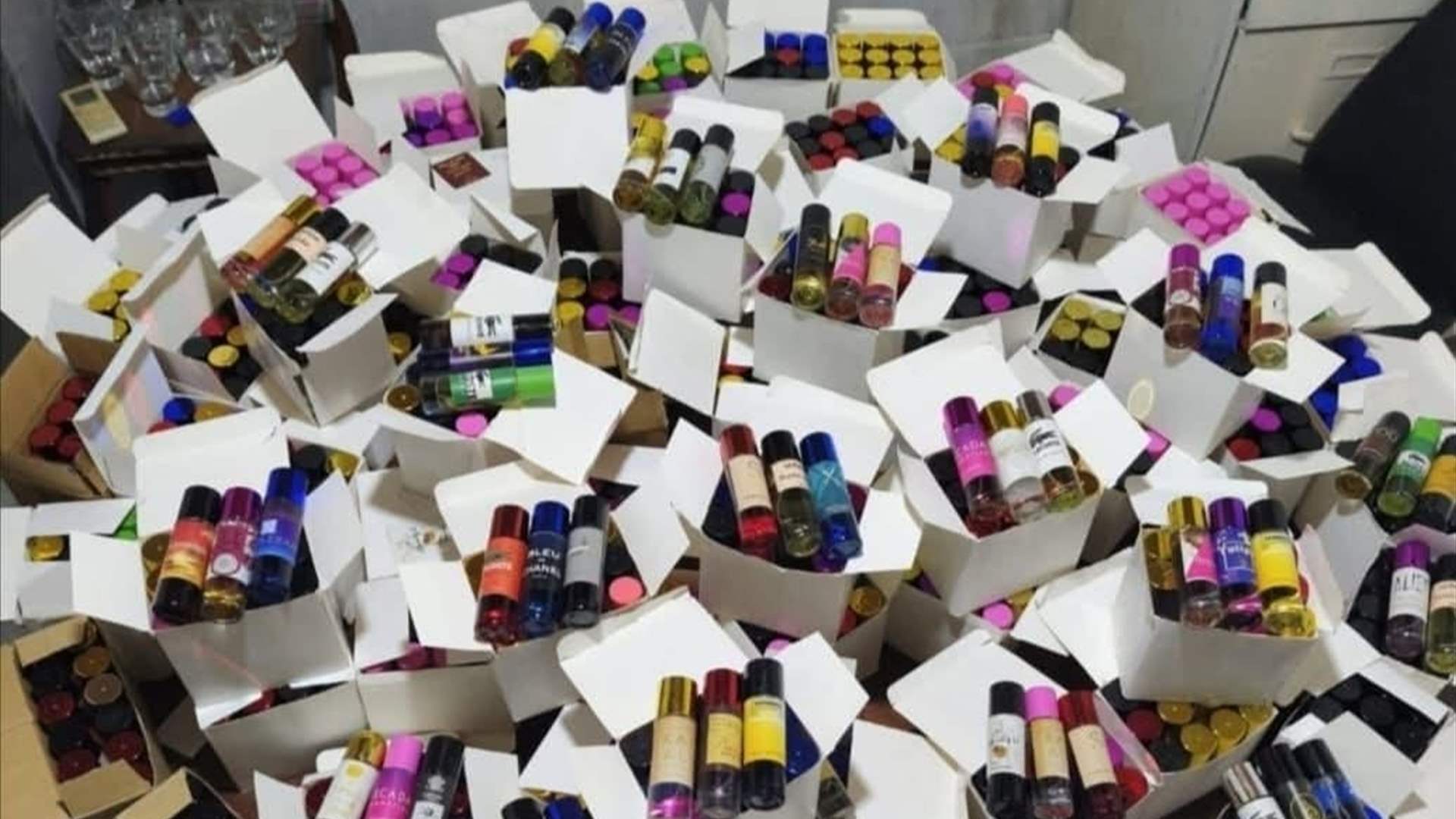 جمارك الشمال تضبط كمية كبيرة من العطور المقلدة