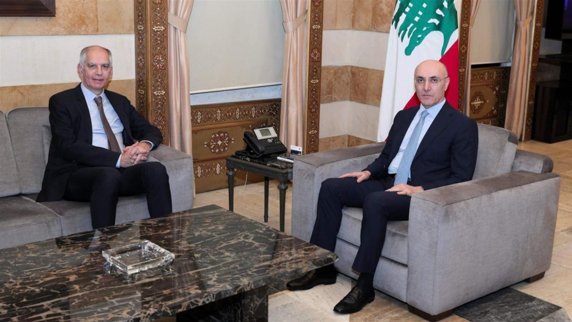 الحجار بحث مع السفير الفرنسي في التحضيرات لمؤتمر دعم الجيش في باريس