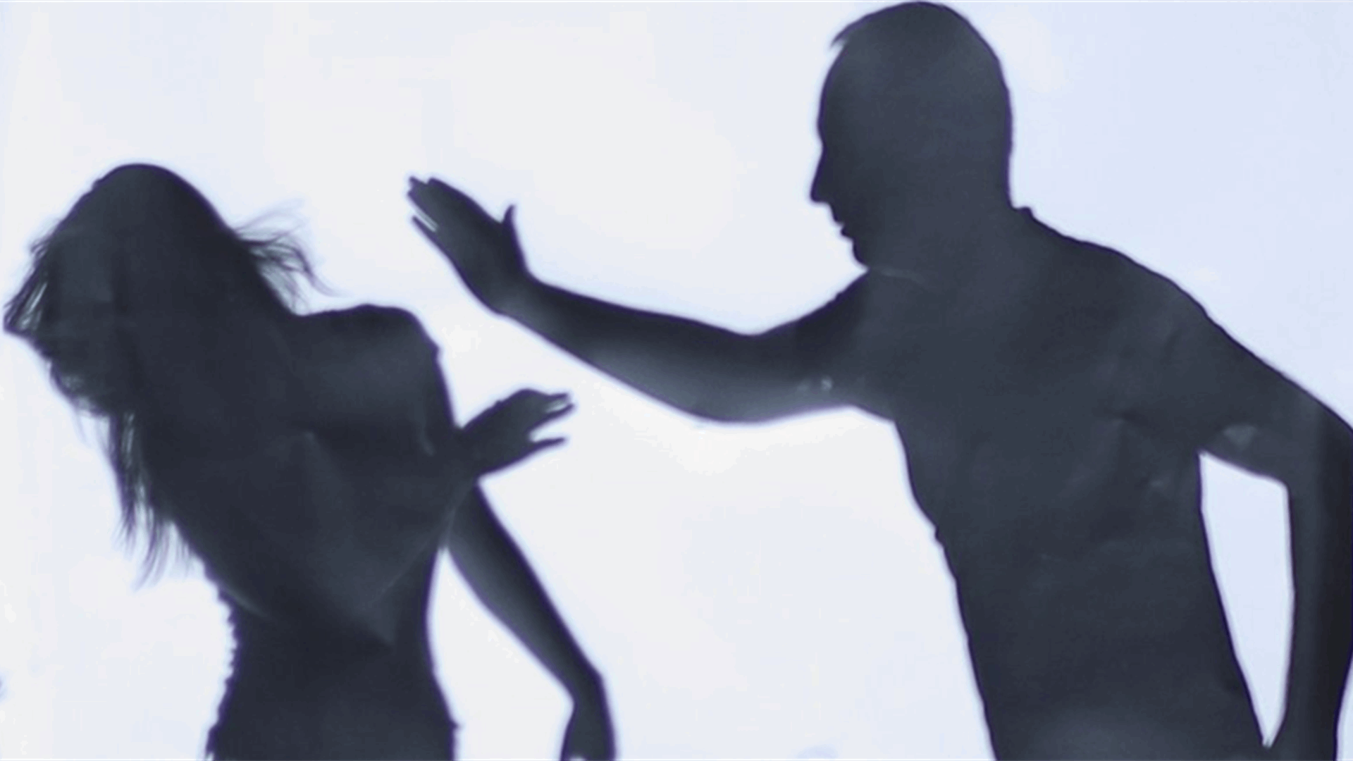 ضربها وتسبب لها بإصابات خطيرة… زوجة فنان مصري شهير تكشف التفاصيل في بلاغ رسمي: "اعتدى عليّ أمام والدتي" (صور)