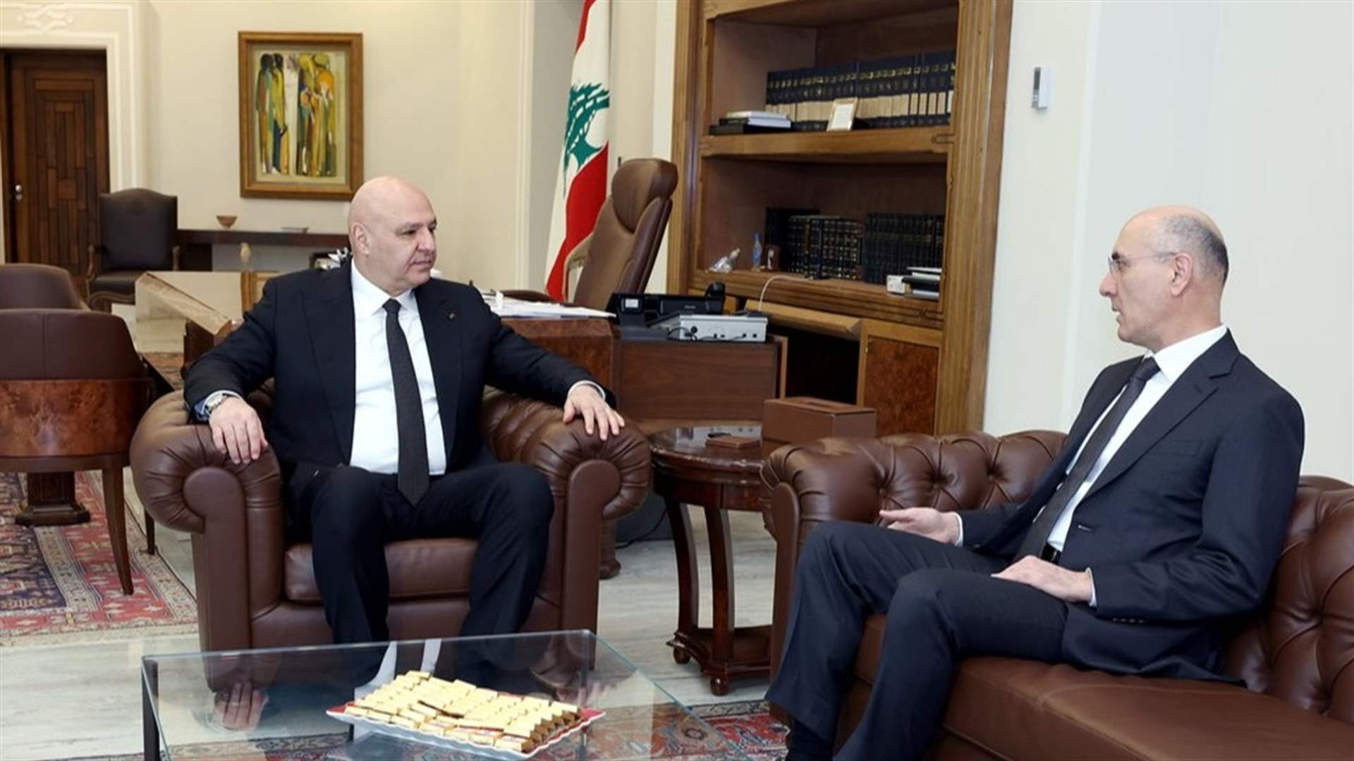 الحجار نقل الى الرئيس عون دعم ملك البحرين وعرض معه تحضيرات مؤتمر باريس