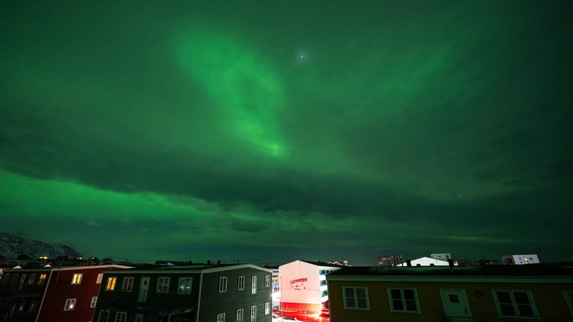 الكهرباء تعود إلى عاصمة غرينلاند بعد انقطاعها جراء رياح عاتية