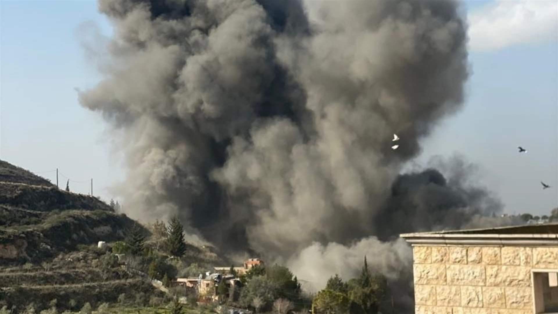 Israeli airstrike targets area between Kfar Dounine and Bir El Sanasel in South Lebanon