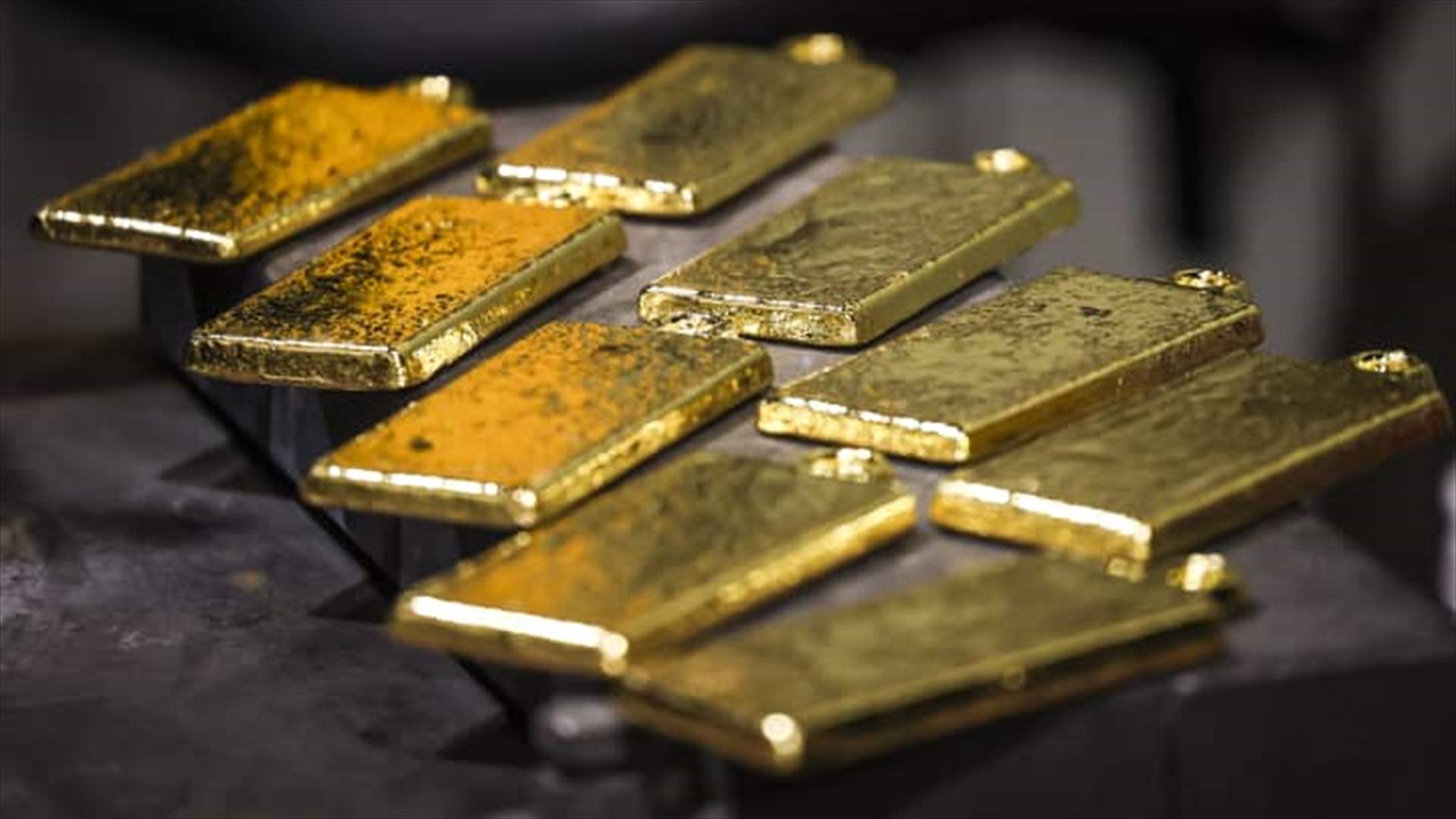 Gold blasts past $5,000 to record high on safe-haven rush