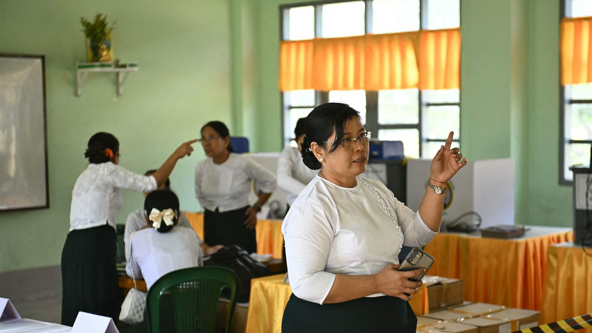 حزب موال للجيش في بورما يعلن فوزه في الانتخابات التي نظمها المجلس العسكري الحاكم