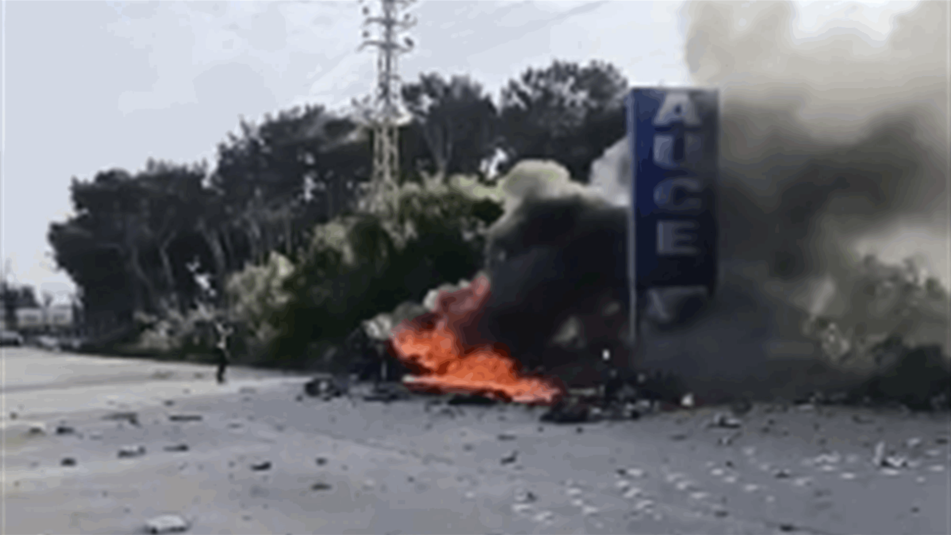 Israel targets vehicle on main road in Haouch, Tyre—Video