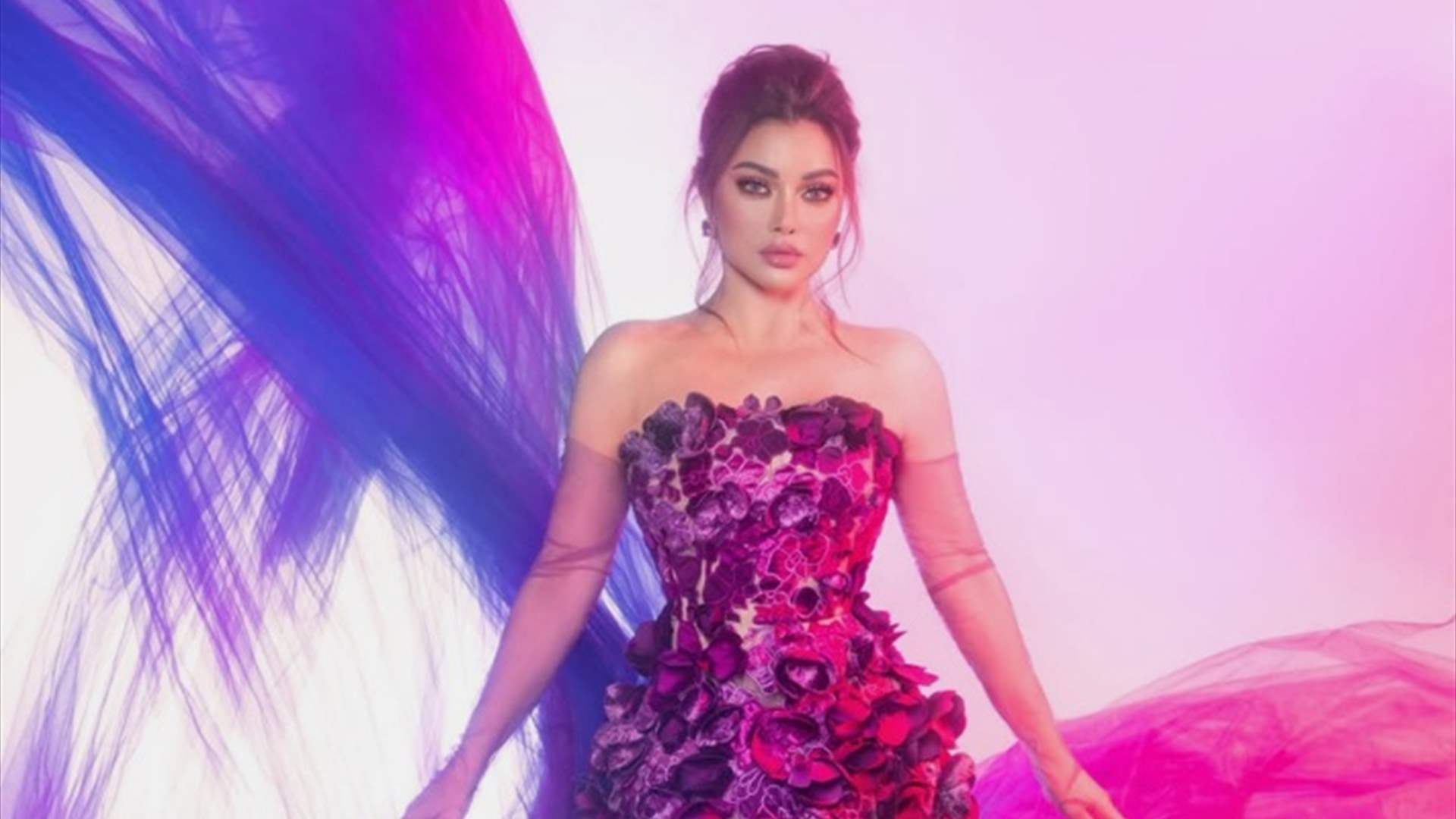 بدت في غاية الأنوثة... إطلالة ملفتة لهيفاء وهبي ضمن أسبوع الموضة في باريس (فيديو)