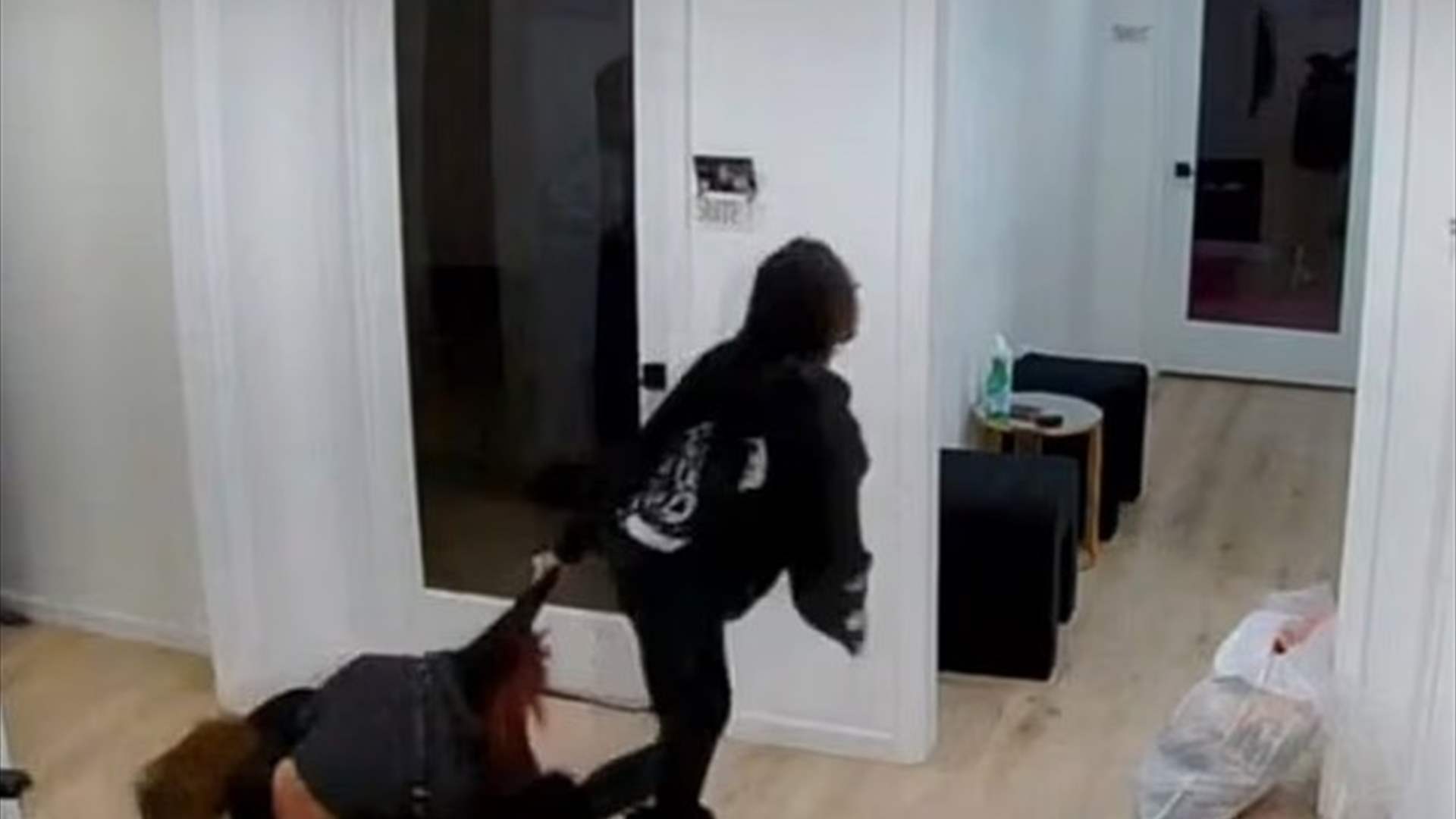 جرّتها من شعرها داخل الصالون وقصّت جزءًا منه… ما تعرّضت له هذه القاصر مرعب والسبب: 150 دولارًا (فيديو)