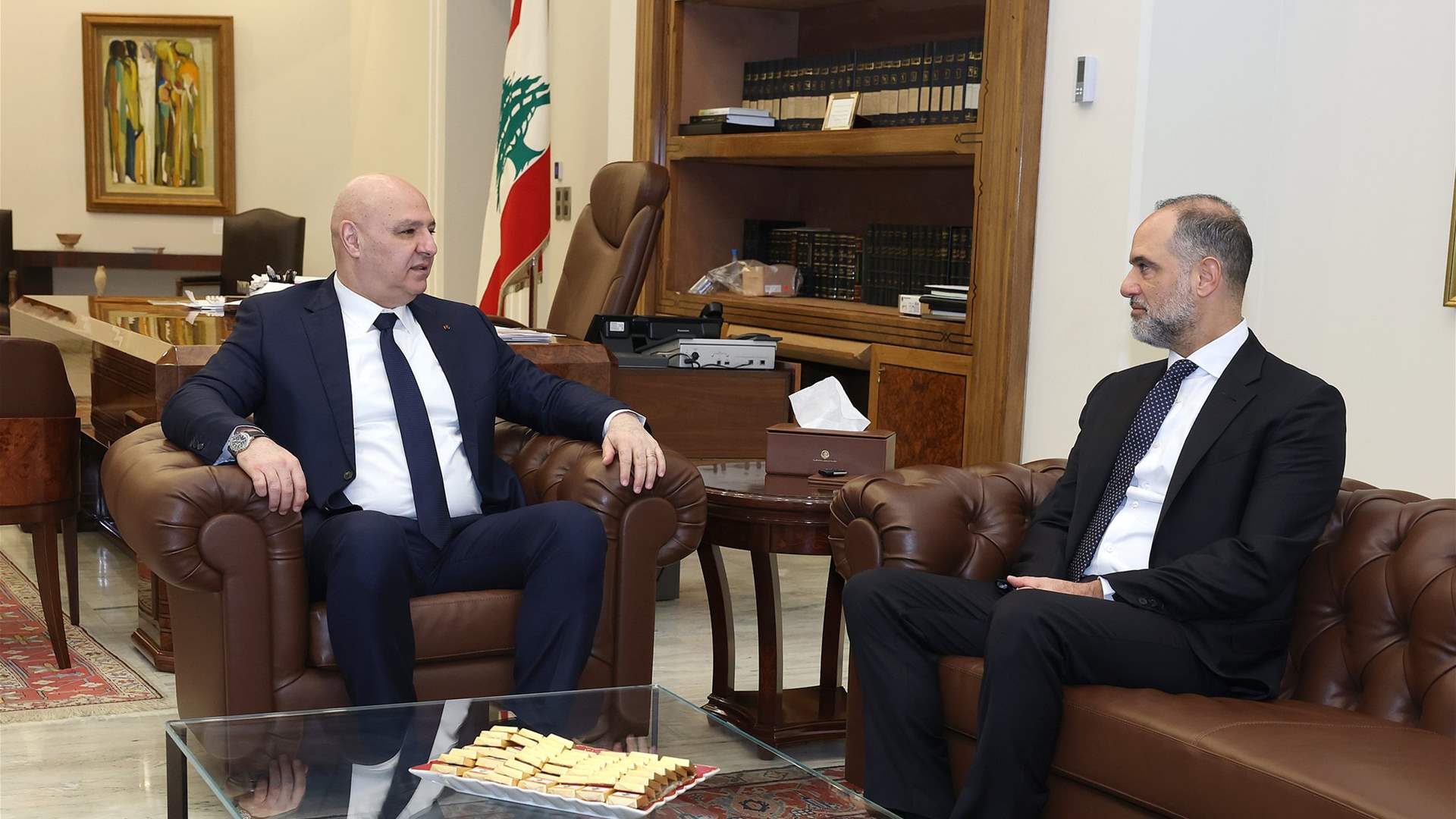 الرئيس عون اطلع من رسامني على سير العمل في المطار والتحضيرات لتشغيل مطار القليعات