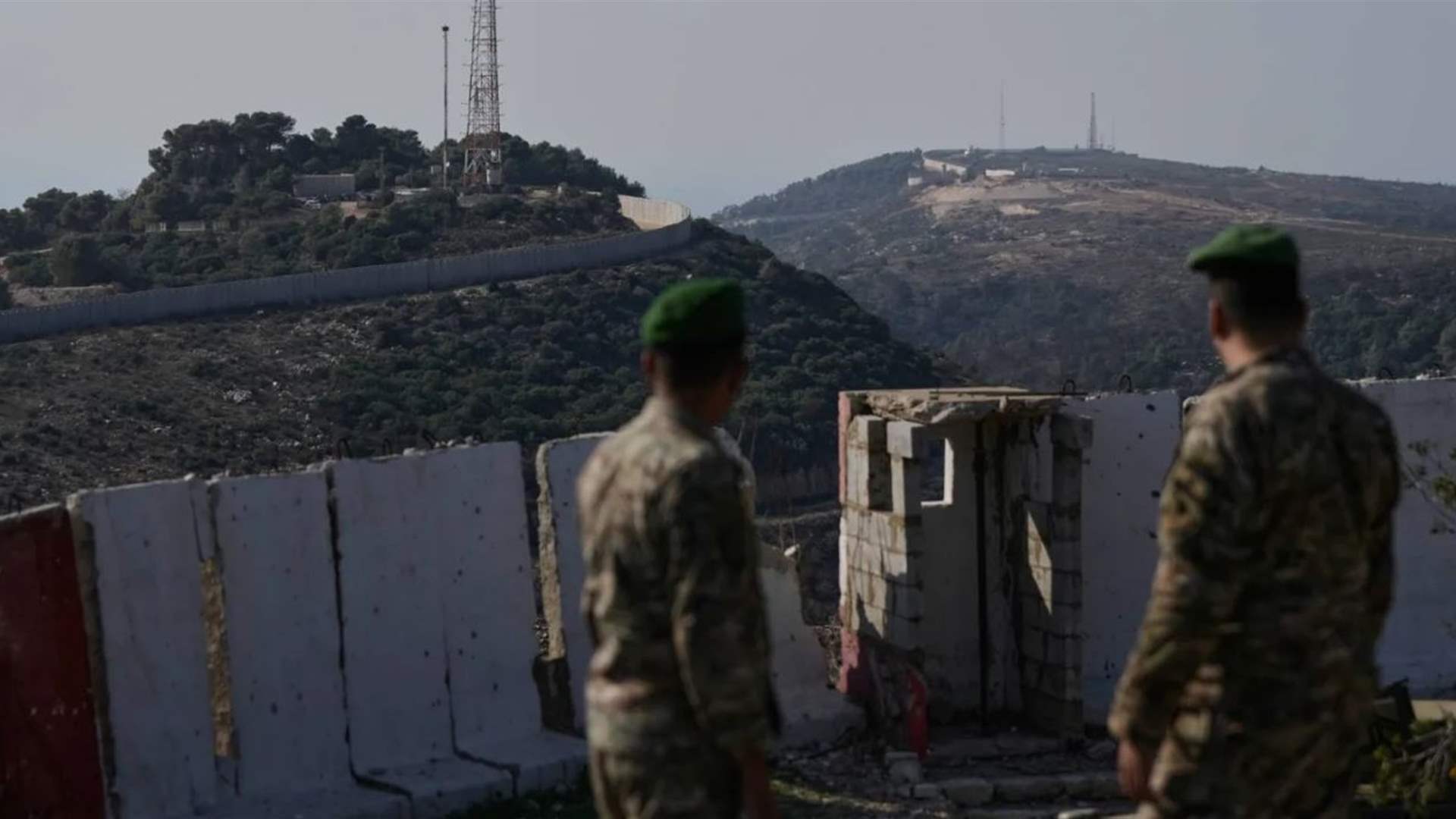 خطوات للبنان لتطويق أزمتي السلاح و"الميكانيزم" (الشرق الأوسط)