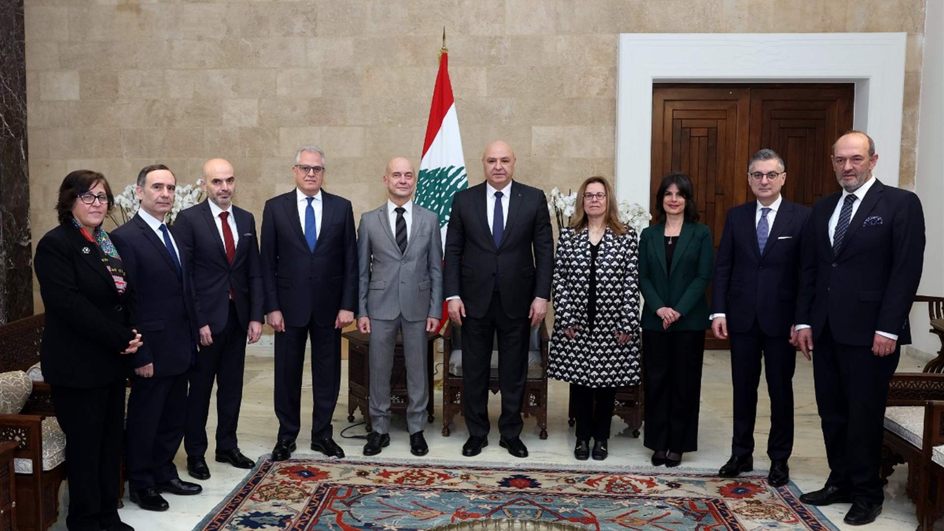 الرئيس عون التقى ميناسيان ودعا سفراء الإدارة المركزية الى تسهيل شؤون المواطنين وشكر لقائد الجيش الأردني دعم بلاده