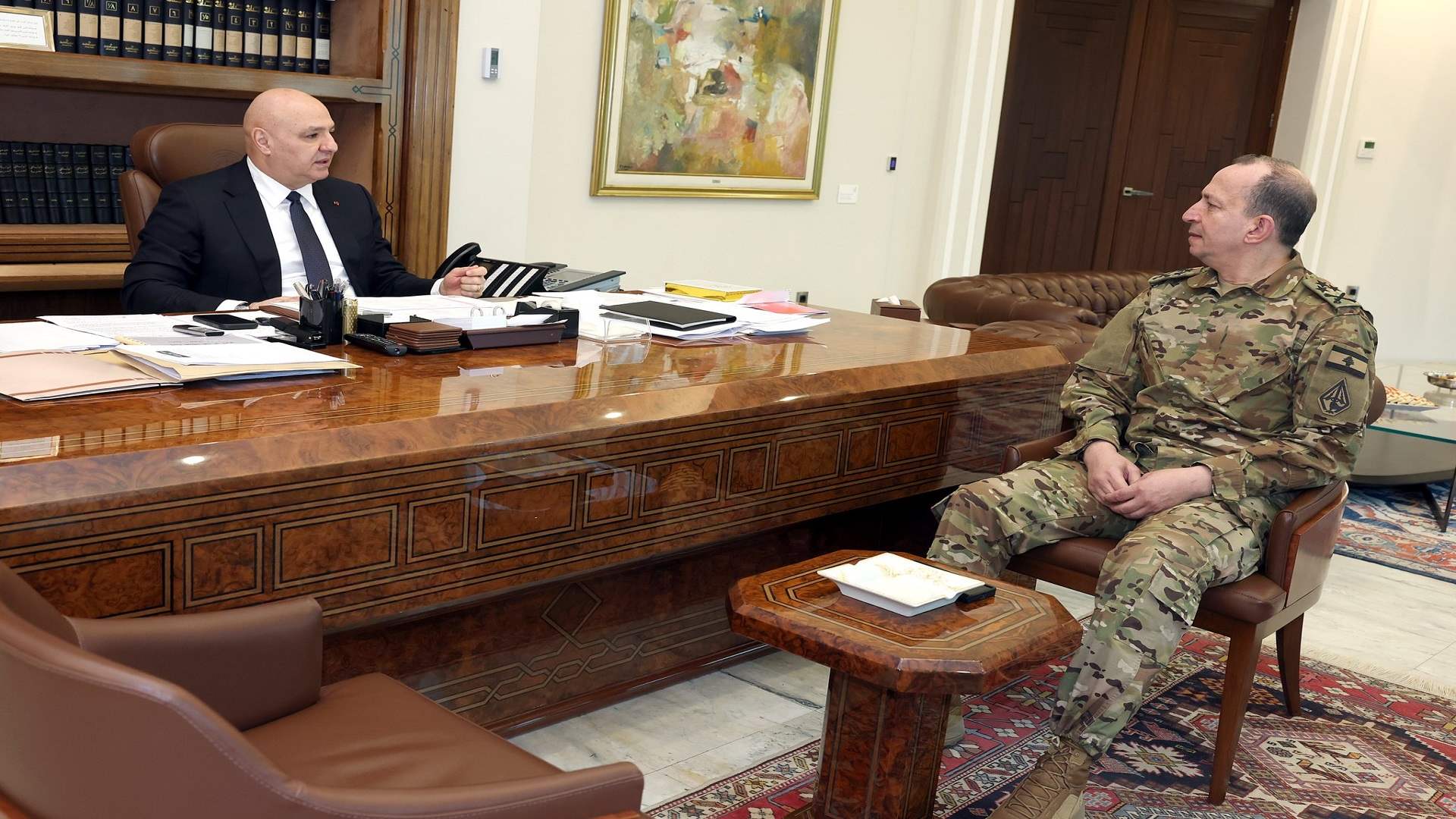 Lebanese President reviews southern security, Washington visit with army chief