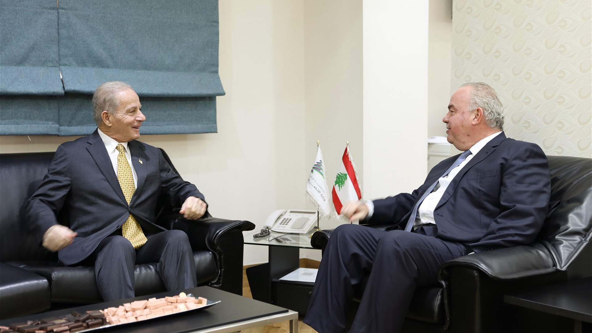 وزير الاتصالات والسفير عيسى يؤكدان أهمية تطوير قطاع اتصالات مبتكر وآمن