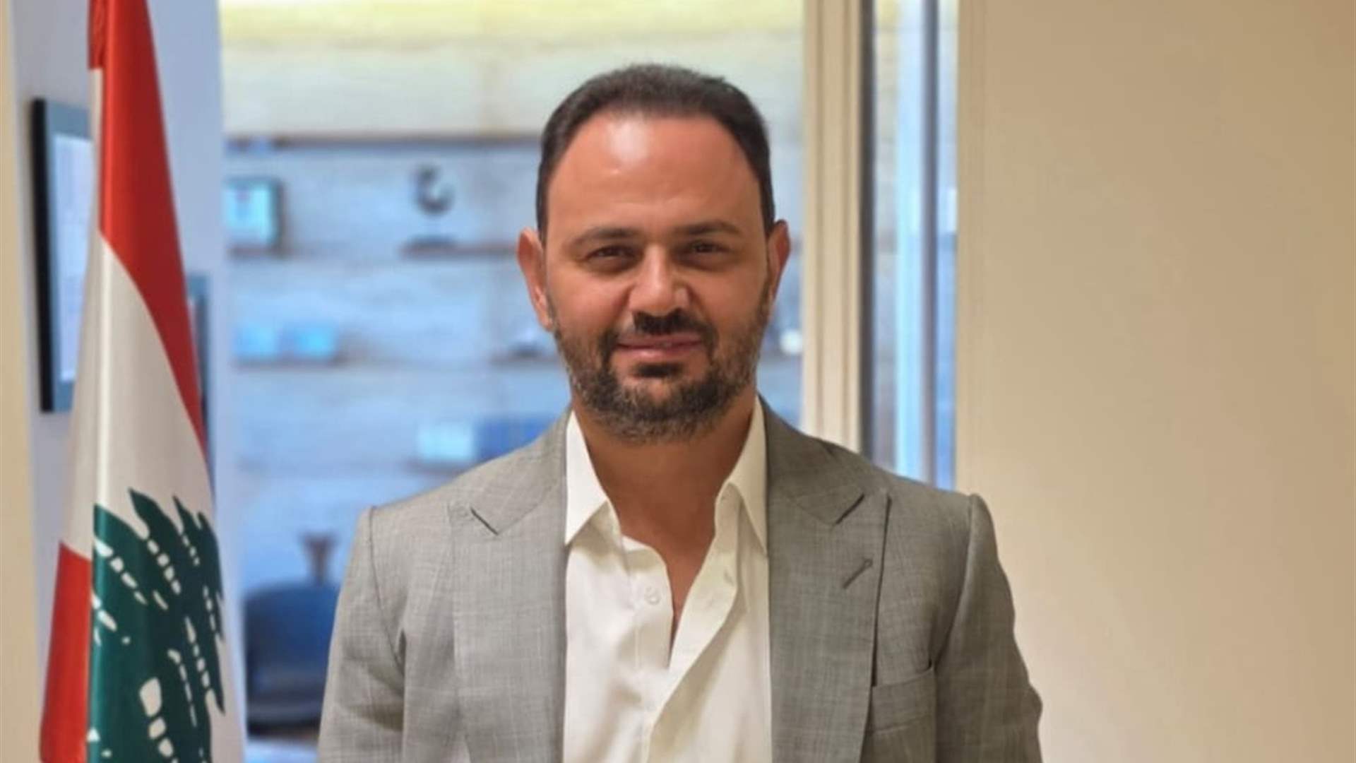 بين الجحيم السحري وشرايين اللحظة… حكمت أبو زيد يتألق شعراً وكتابةً