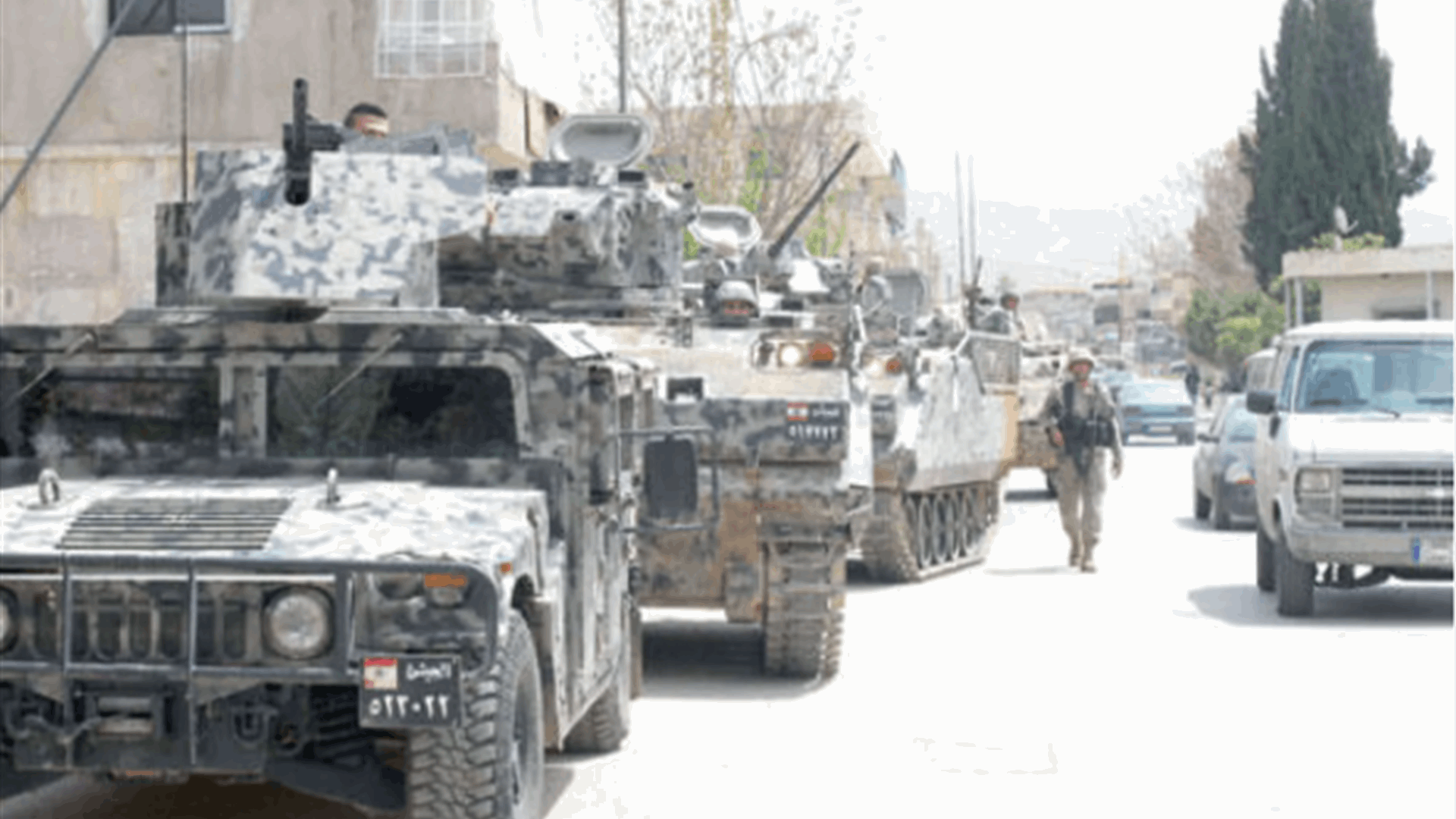  توتر بعد مداهمة الجيش لمطلوبين في بلدة القصر وتفتيش مركز لحزب الله