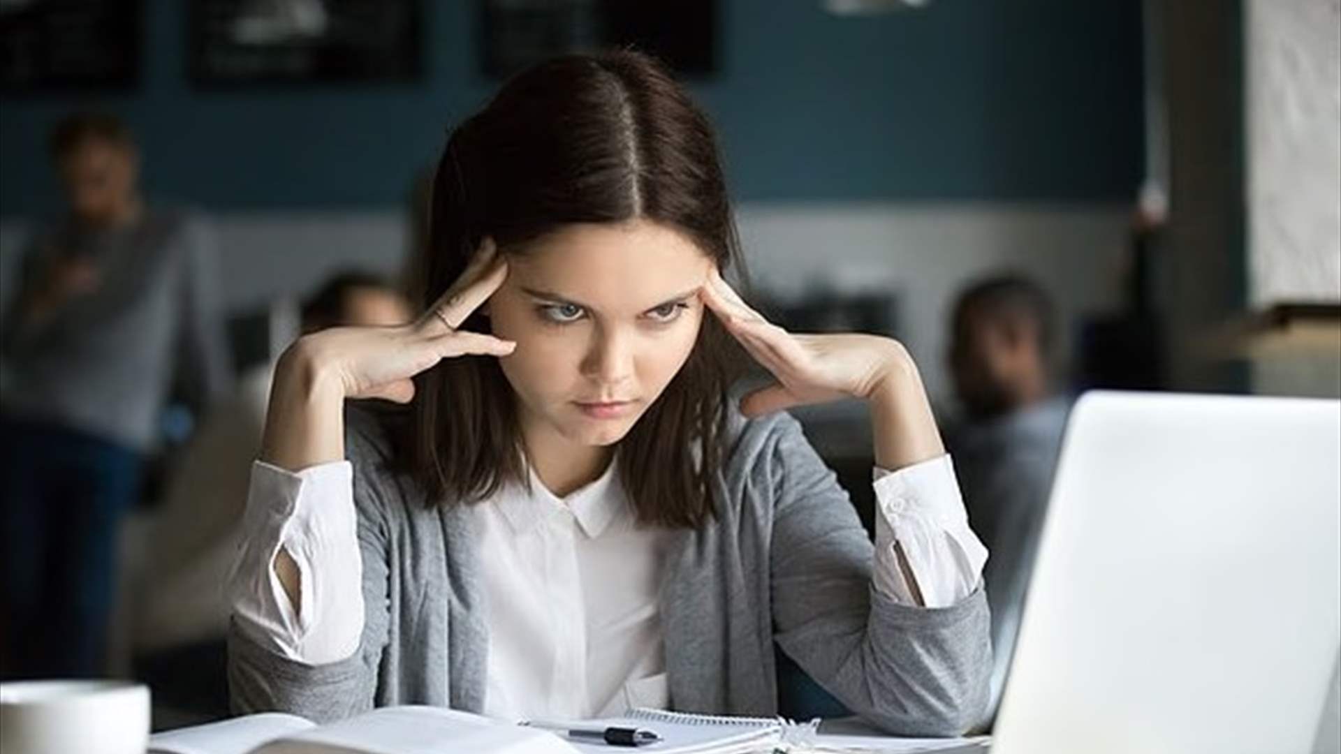 "جيل Z يعتقد أنه أكثر ذكاءً مما هو عليه بالواقع"... العلم يكشف: للمرة الأولى في التاريخ جيل كامل أقلّ ذكاءً من آبائه