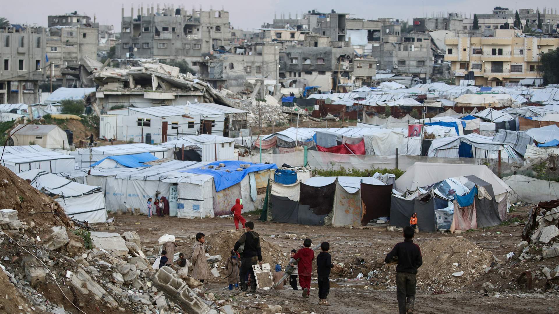 الدفاع المدني في غزة يعلن استشهاد 9 أشخاص في ضربات إسرائيلية بعد إصابة ضابط إسرائيلي وفق الجيش