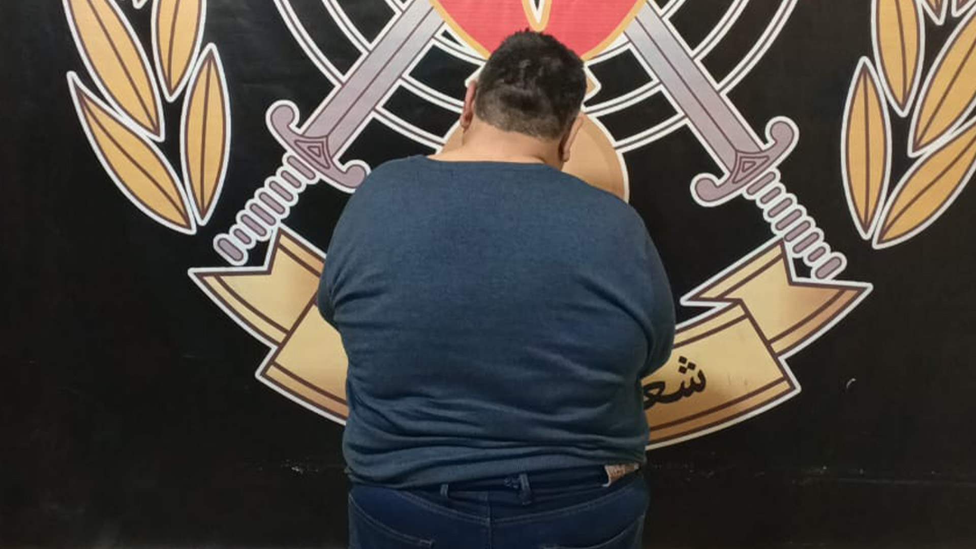 ينتحل صفة أمنية ليسرق أموال المارة على الطرقات... هكذا كشفت هويته وأوقف في دوحة عرمون