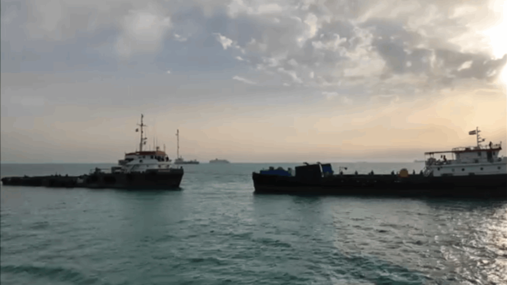 إعلام إيراني رسمي: الحرس الثوري يحتجز سفينتين في الخليج تحملان وقودا مهربا