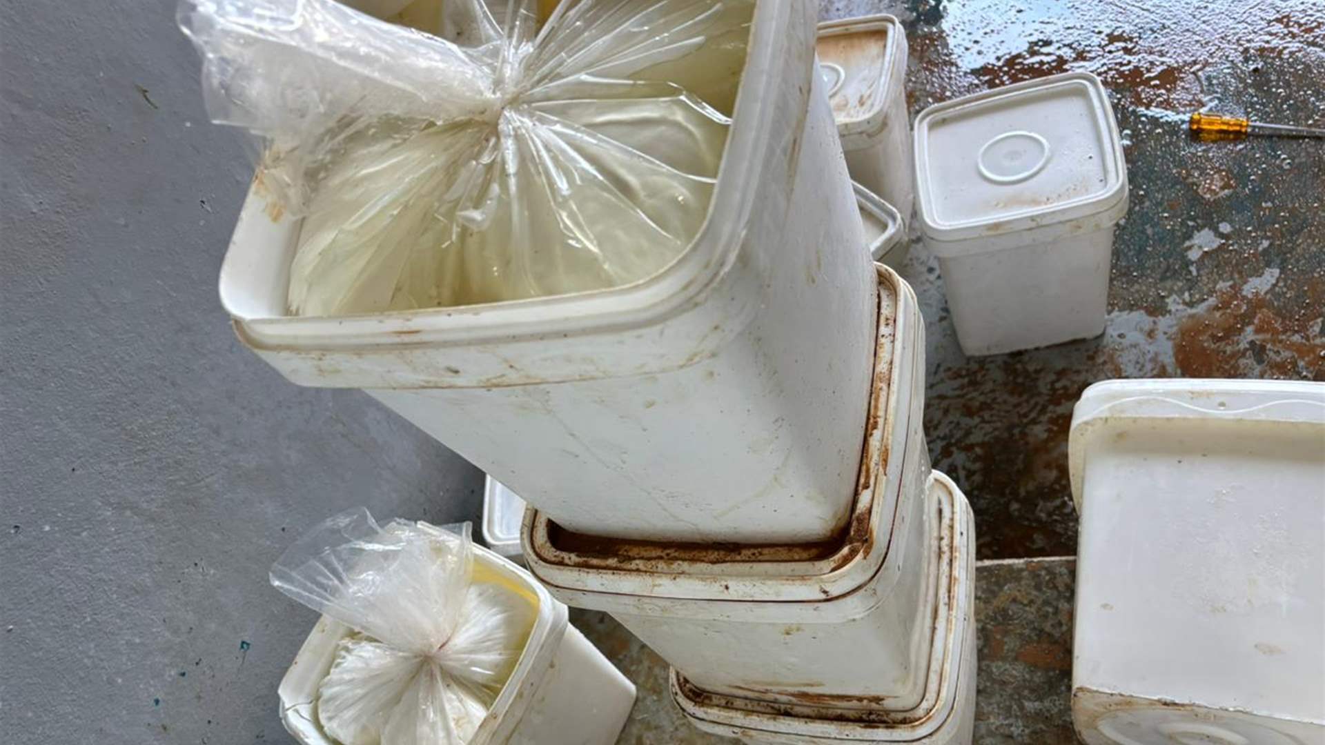 الجمارك تضبط ٣ أطنان من الاجبان الملوثة