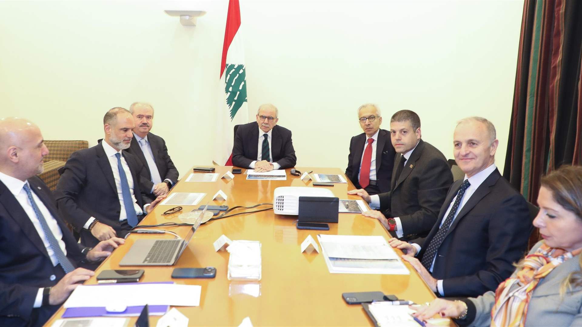 سلام ترأس اجتماعا لتعزيز كفاءة مرفأ بيروت وزيادة قدرته الاستيعابية 