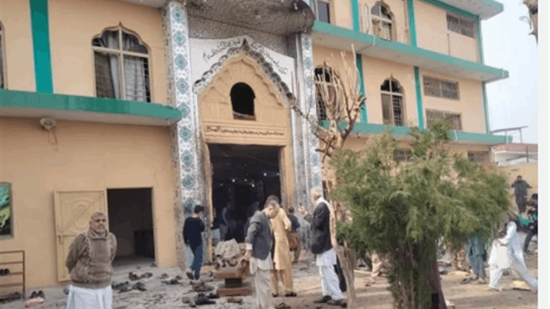 31 قتيلا و169 جريحا بتفجير انتحاري استهدف مسجدا شيعيا في باكستان وتبناه تنظيم الدولة الاسلامية