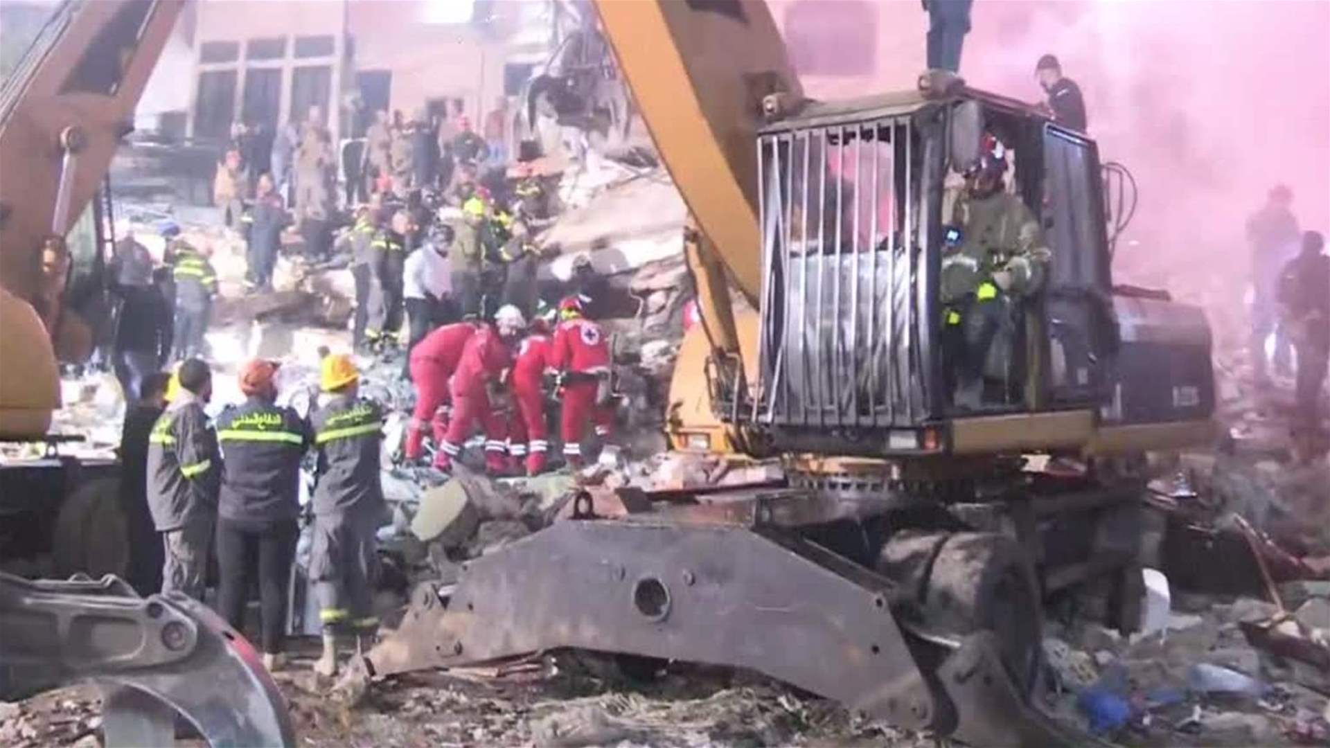 Civil Defense: Search operations continue at collapsed Tripoli building as death toll rises to 13