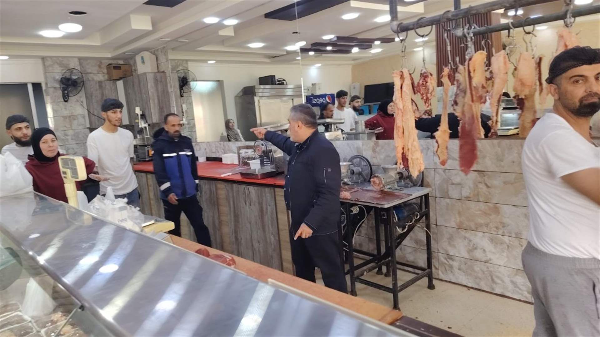 محاضر ضبط بحق مخالفين في كفررمان وحاروف