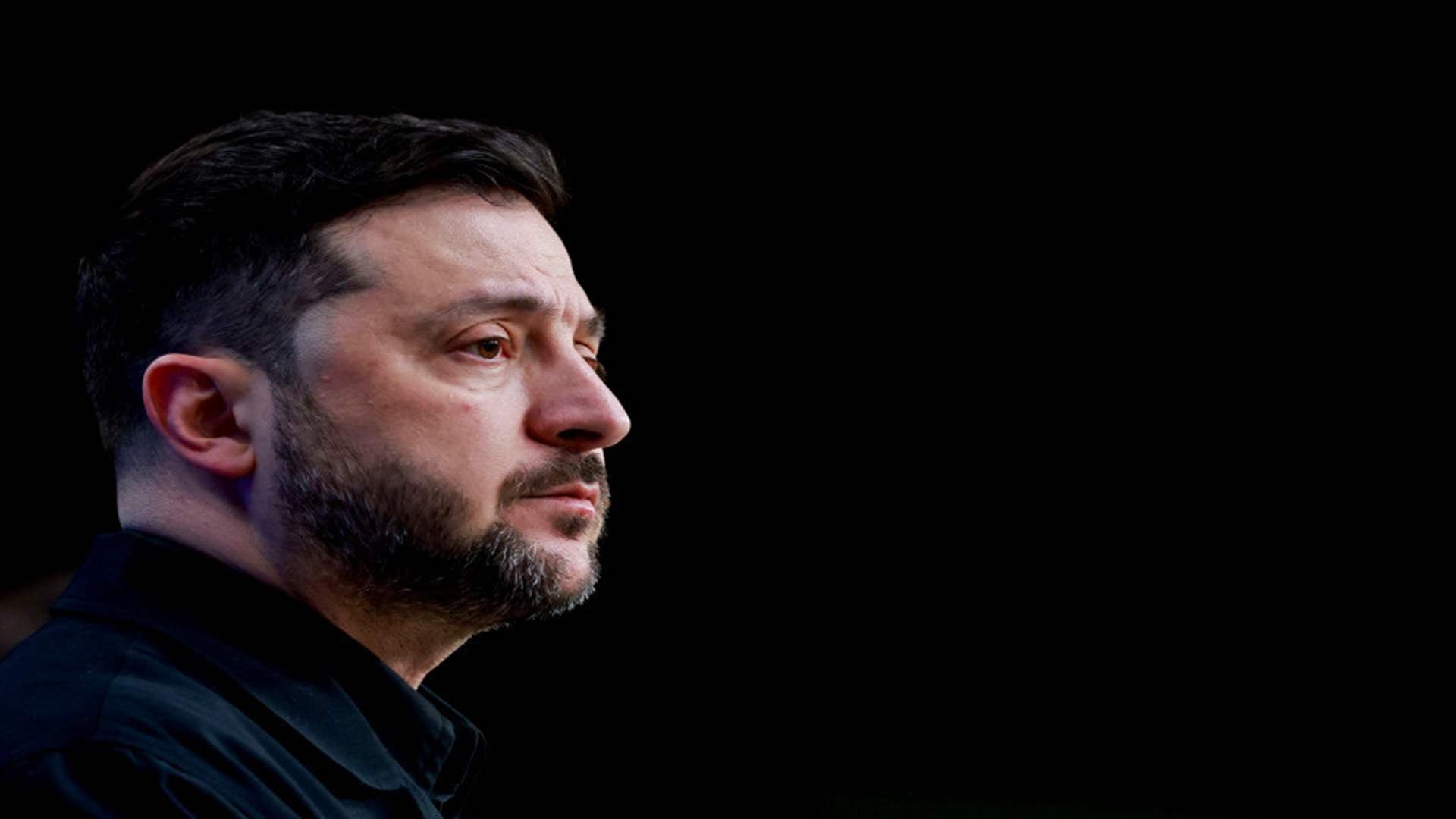 زيلينسكي يبحث مع قادة الجيش سبل تحسين الدفاعات الجوية