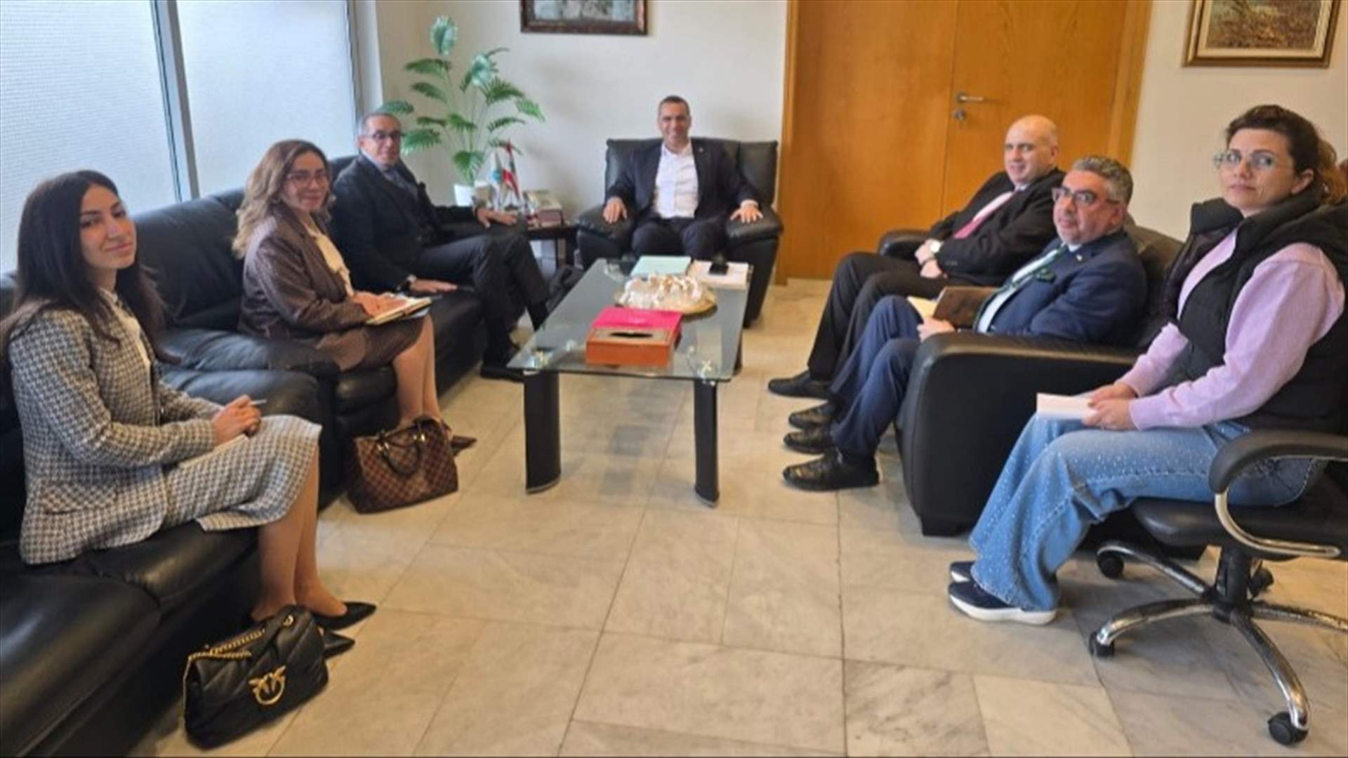 وزير الزراعة بحث مع سفير مصر تنظيم استيراد البطاطا ومع الصايغ وتعاونية صيادي الدالية ورأس بيروت دعم قطاع الصيد البحري