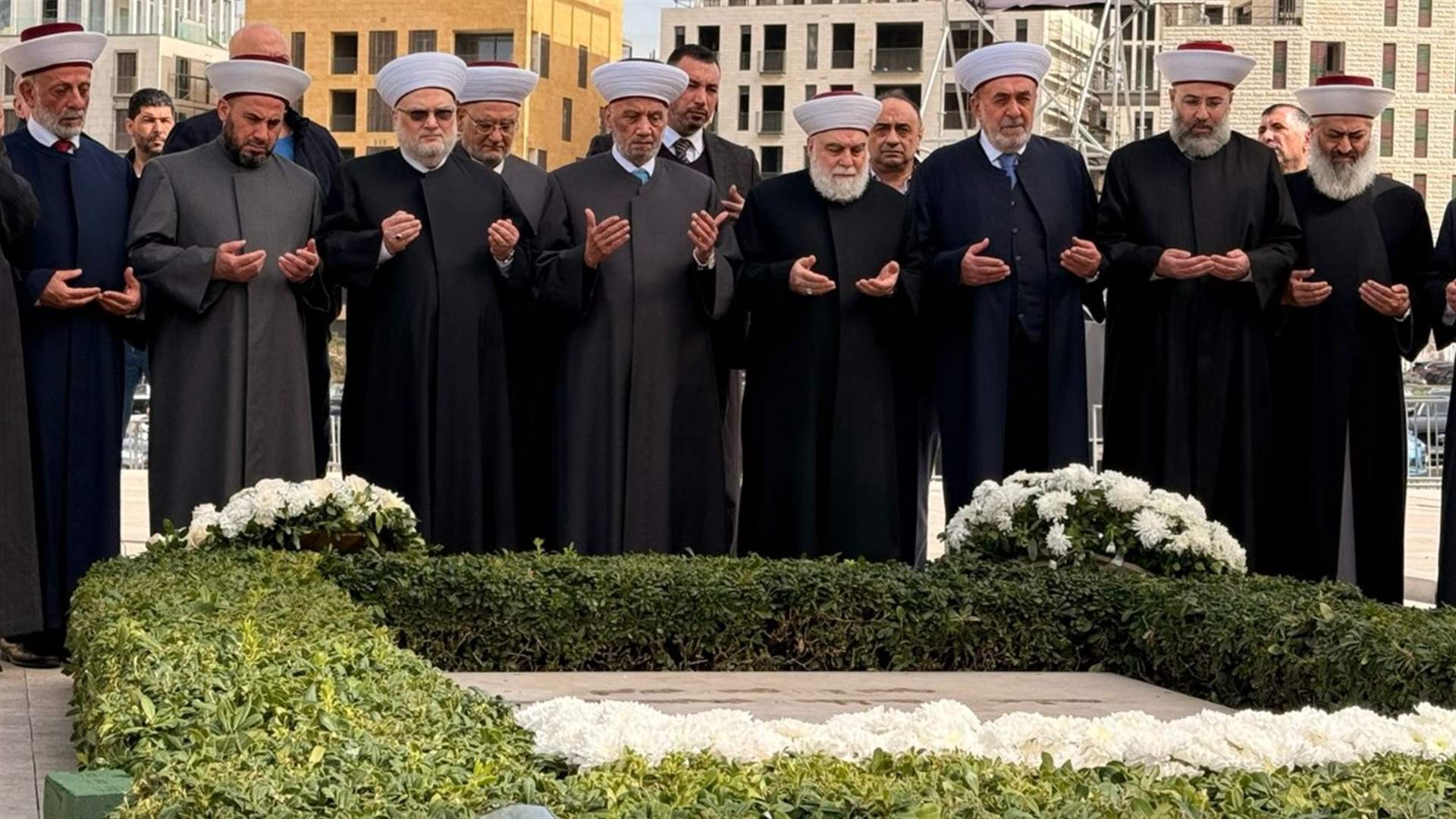 المفتي دريان زار ضريح رفيق الحريري: لن ينسى اللبنانيون هذا الزمن الجميل وسنبقى أوفياء لنهجك ورسالتك