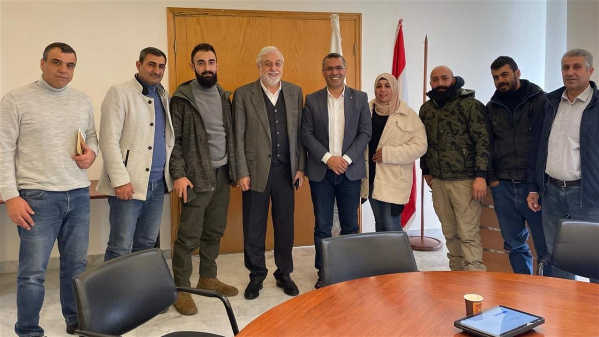 هاني بحث مع الصمد ووفد العاملين في التشحيل ملف الغابات ومع وفد الهيئة الدولية للصليب الأحمر دعم المزارعين