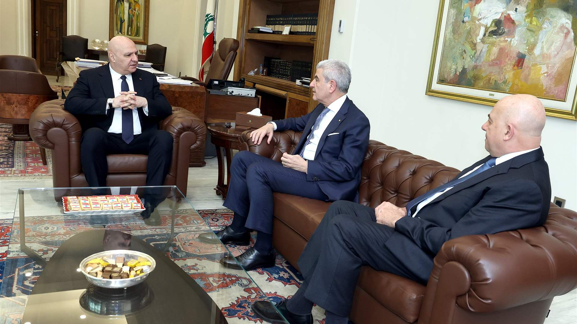 الرئيس عون استقبل وزير الصناعة جو عيسى الخوري والرئيس التنفيذي لشركة MultiLane فادي ضو واطّلع منهما على المشاريع الاستثمارية في مجال الهندسة البصرية والكهربائية القائمة في لبنان وعلى ما يقوم به ضو لتطوير لبنان ليصبح مركزًا عالميًا للتكنولوجيا المتقدم