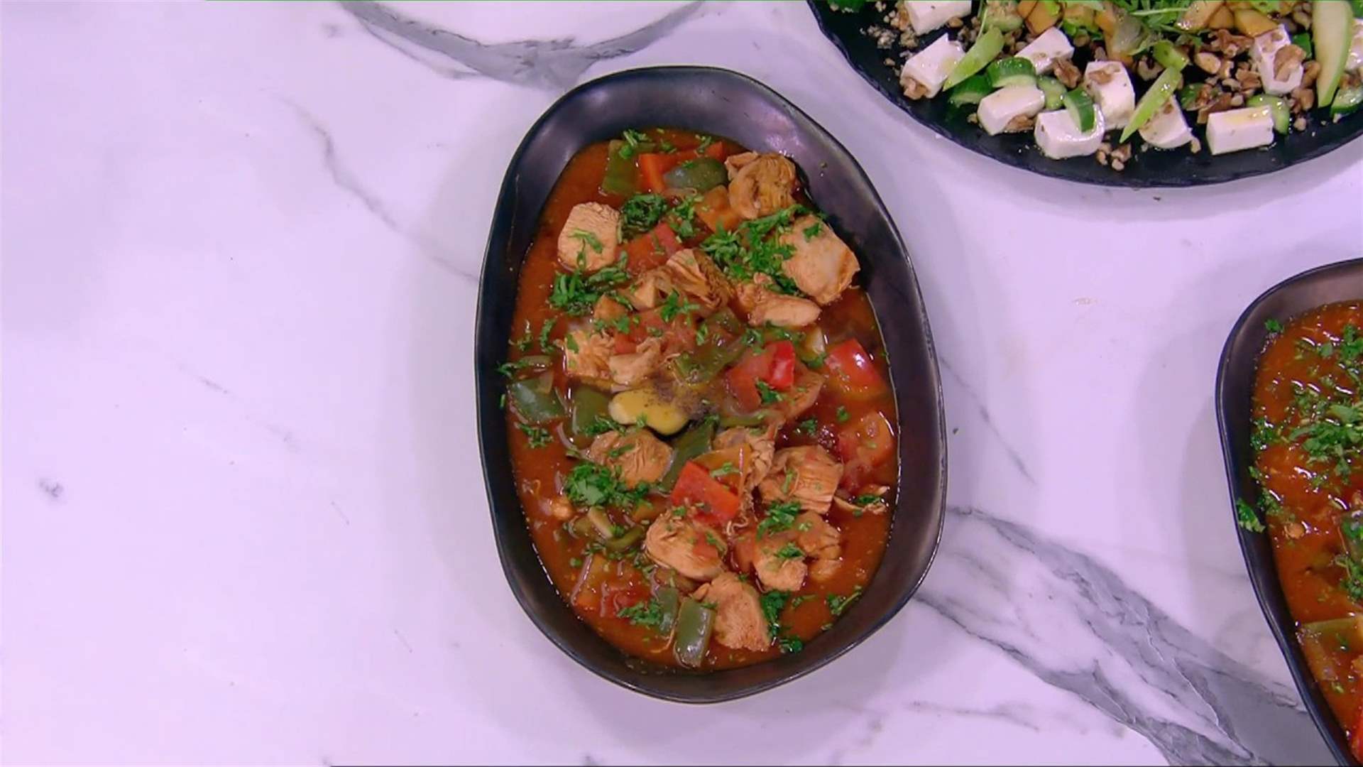 يخنة الدجاج أو "الشكشوكة" على طريقة الشيف فادي زغيب (فيديو)