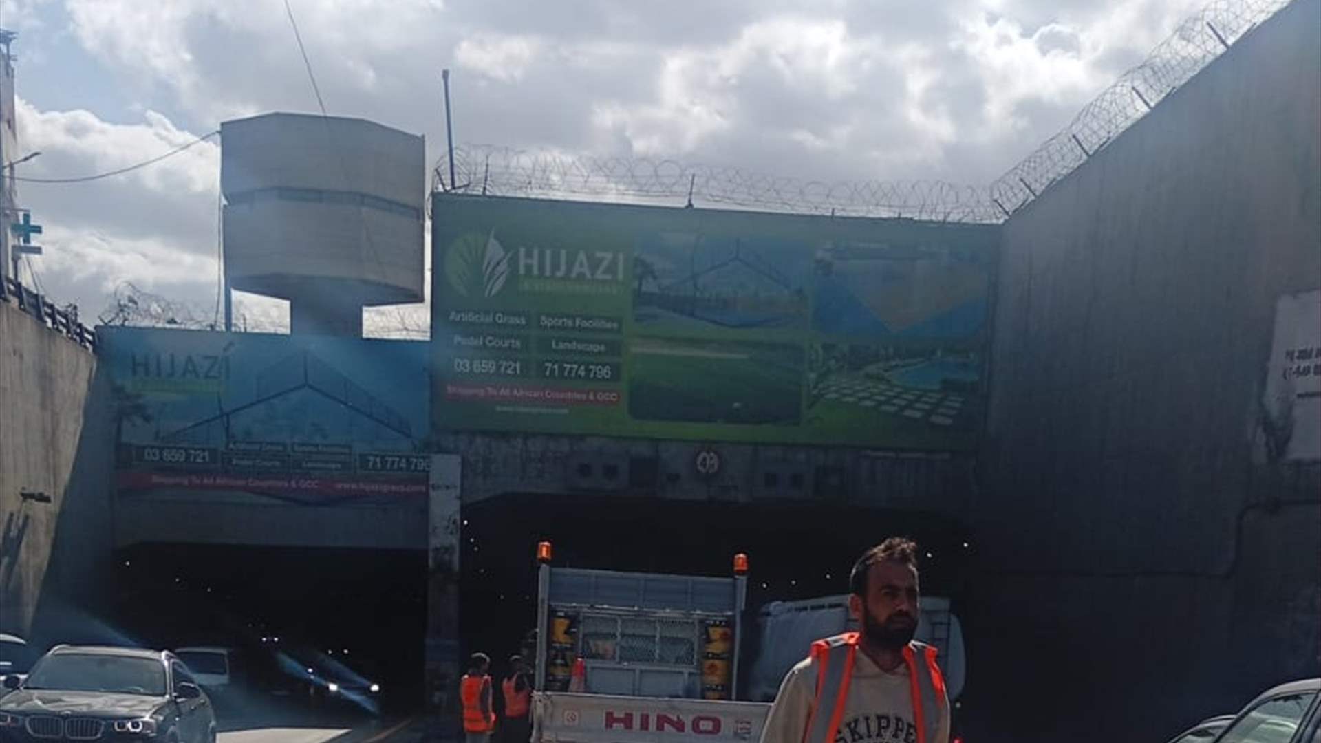 التحكم المروري: للانتباه وتخفيف السرعة على الكوكودي باتجاه انفاق المطار بسبب اشغال في المحلة