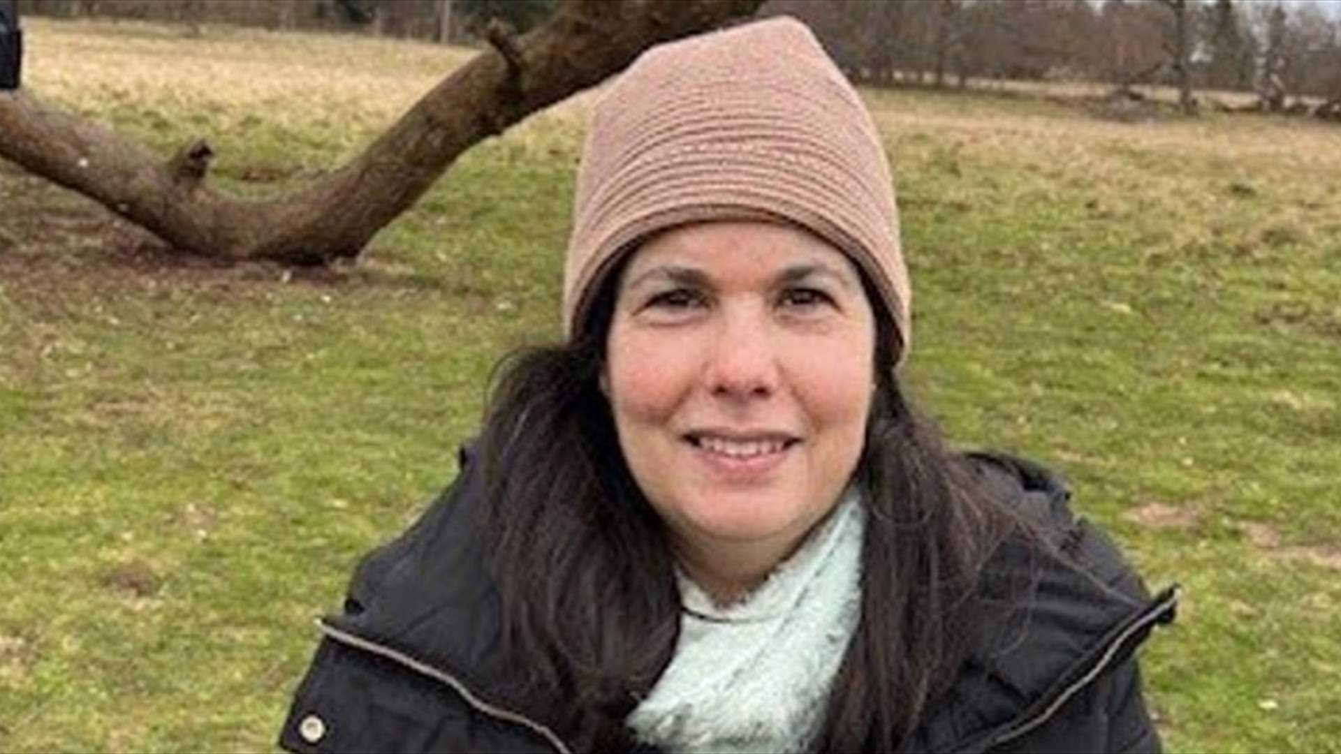 تورّمت قدمها ثم شعرت بجفاف في الجلد والفم… أعراض بسيطة كشفت إصابتها بمرض نادر كان يهدد حياتها