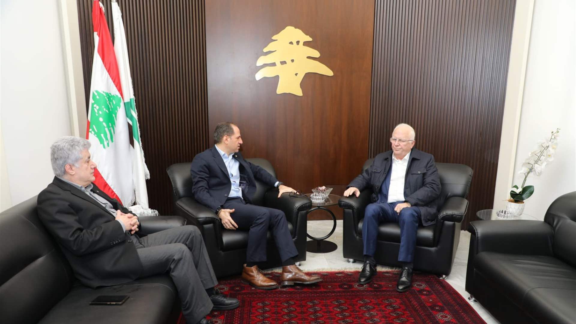 سامي الجميل بحث وميشال ضاهر في ملف حصر السلاح وتعزيز سيادة الدولة