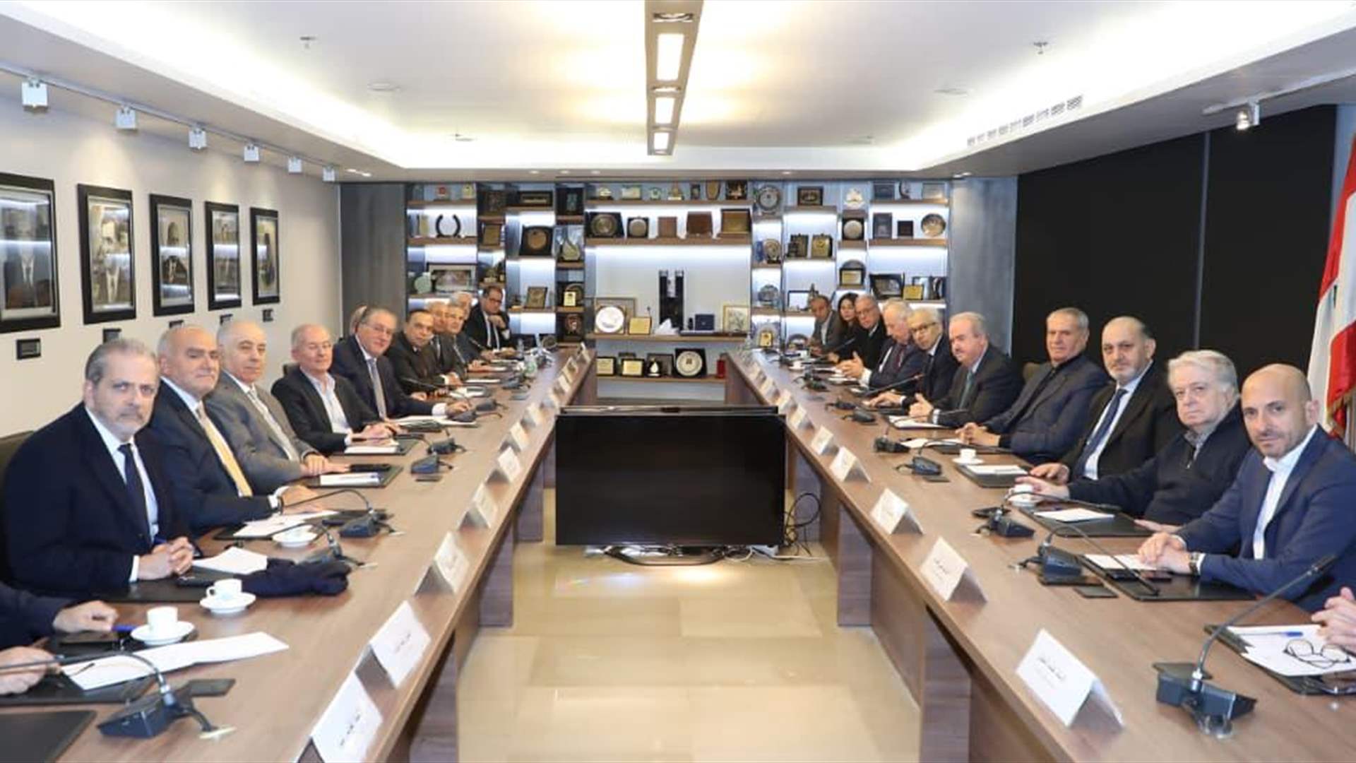 الهيئات الإقتصادية تبحث مع وزيري المال والإقتصاد موضوع الضرائب الجديدة ومشروع قانون الفجوة المالية وملفات إقتصادية وإجتماعية