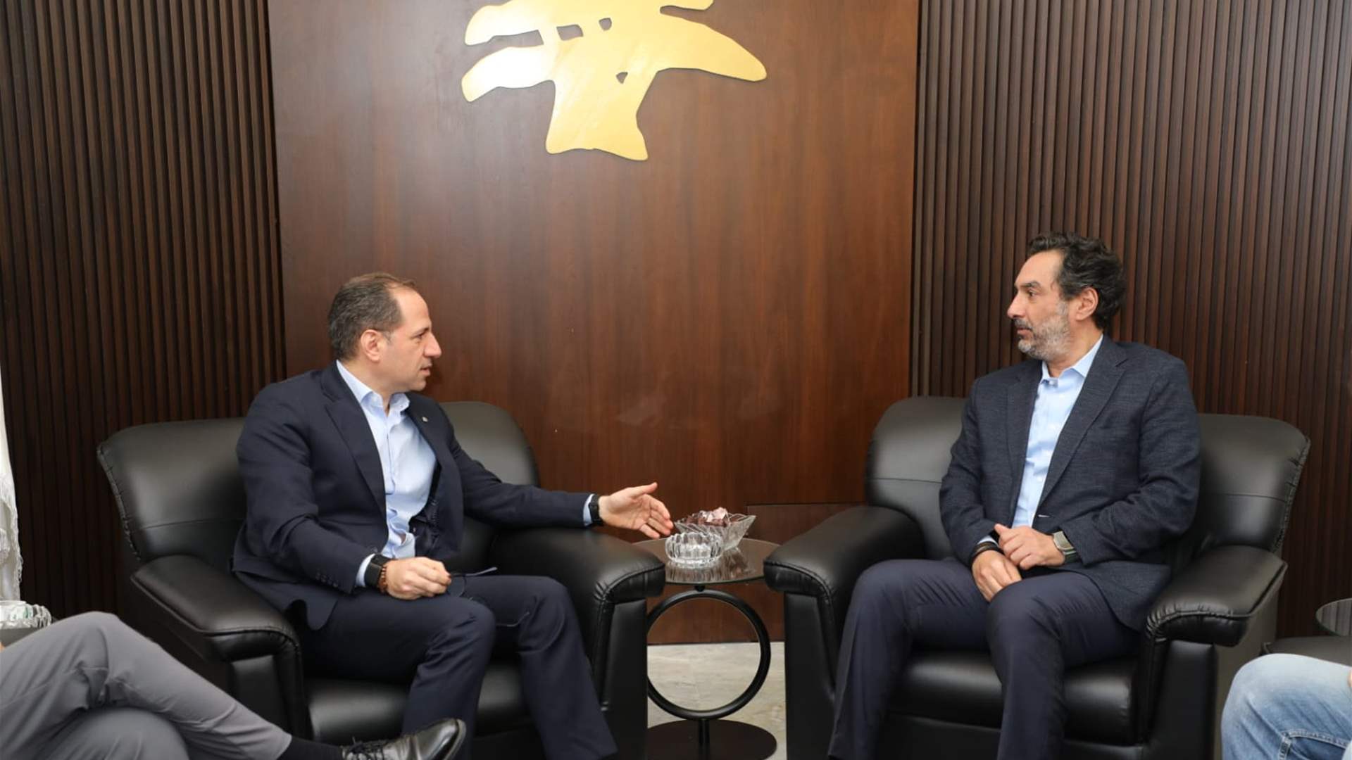 لقاء بين سامي الجميّل ووضاح الصادق في بيت الكتائب لبحث التنسيق الانتخابي 