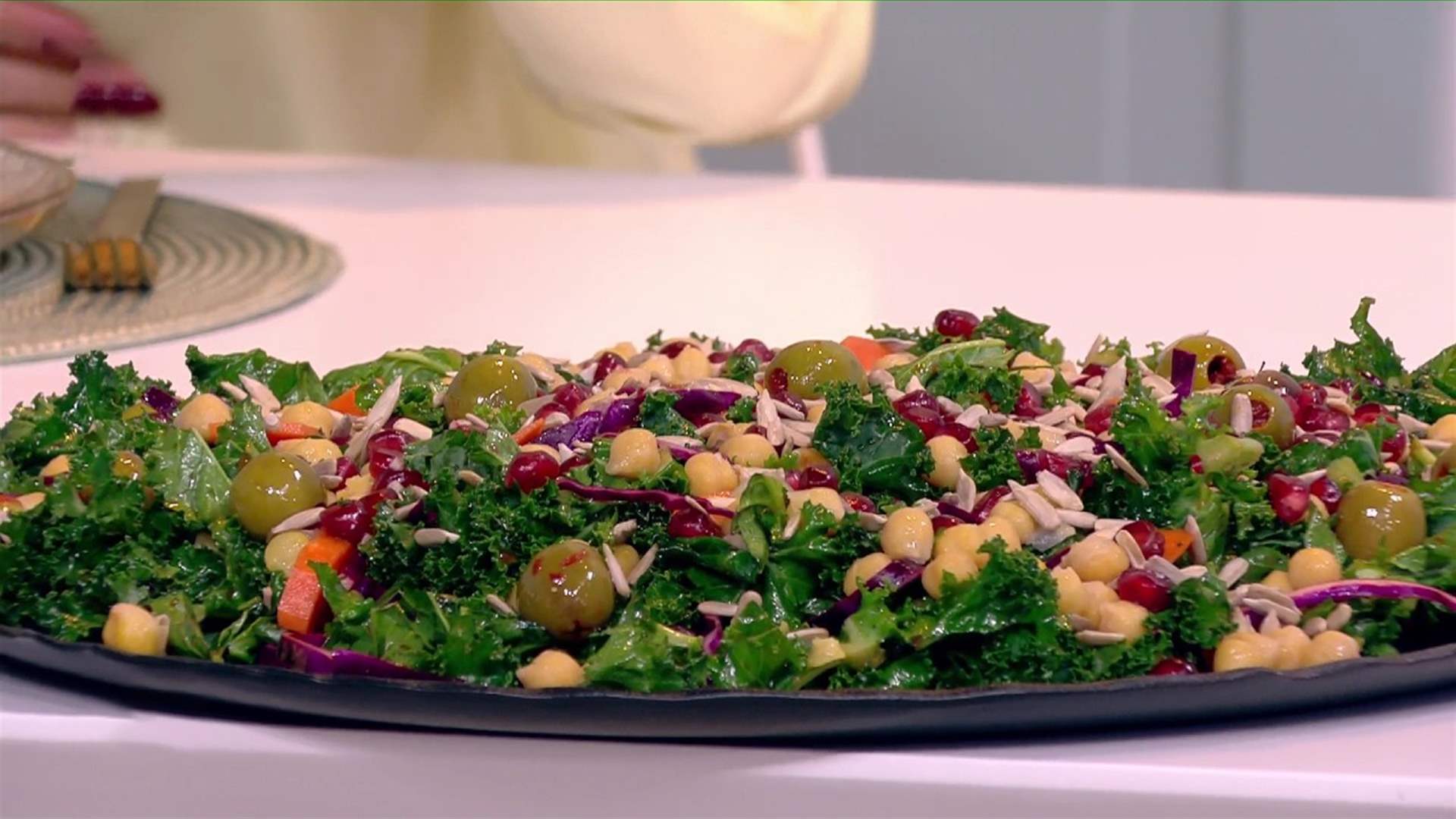 الفريكة بالقريدس والسمك وحلوى القطايف بالجبنة... إليكم طريقة التحضير مع الشيف فادي زغيب (فيديو)