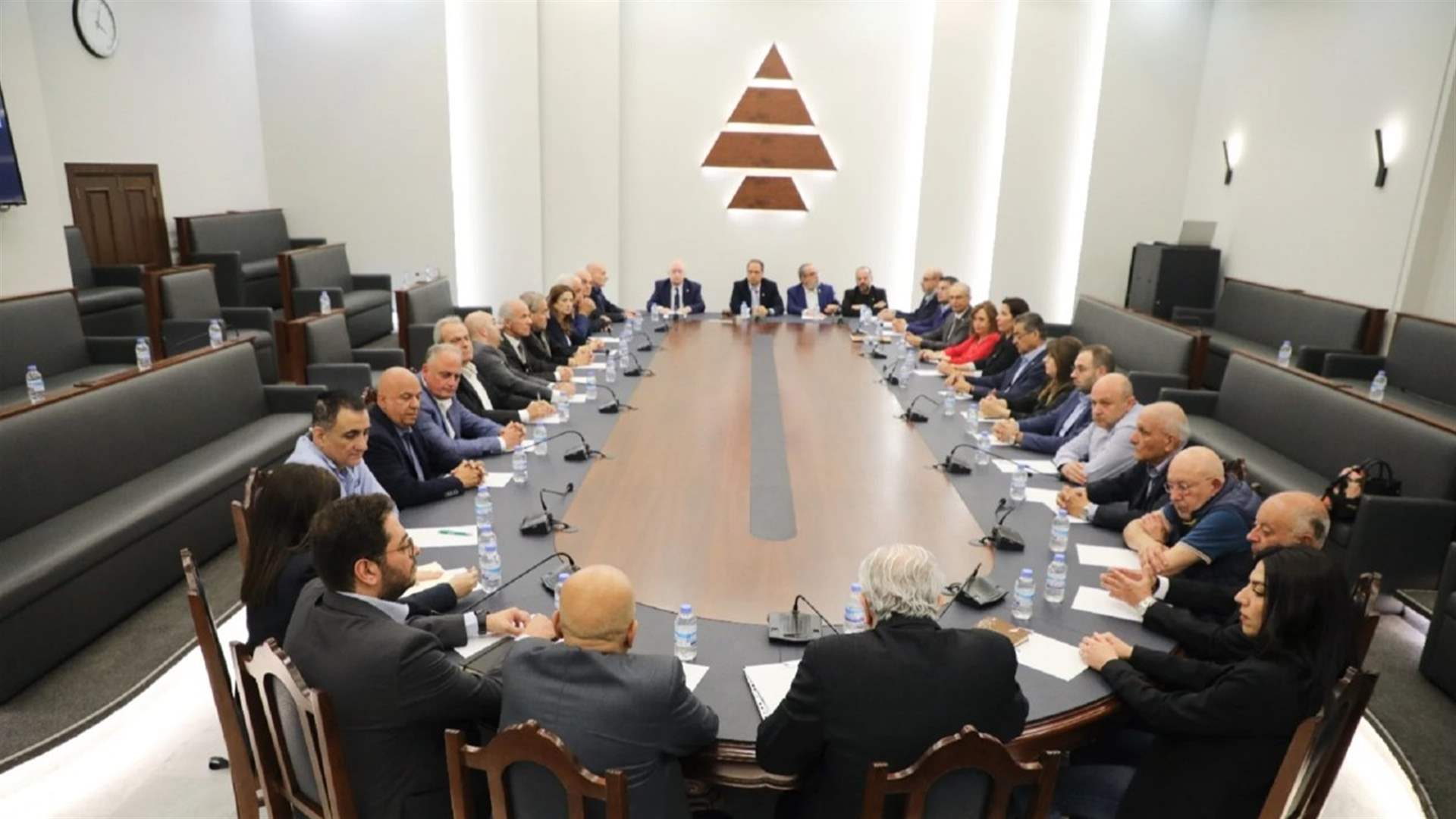 الكتائب: لا لجرّ لبنان إلى حرب جديدة ولحصر السلاح فورًا على كامل الأراضي اللبنانية