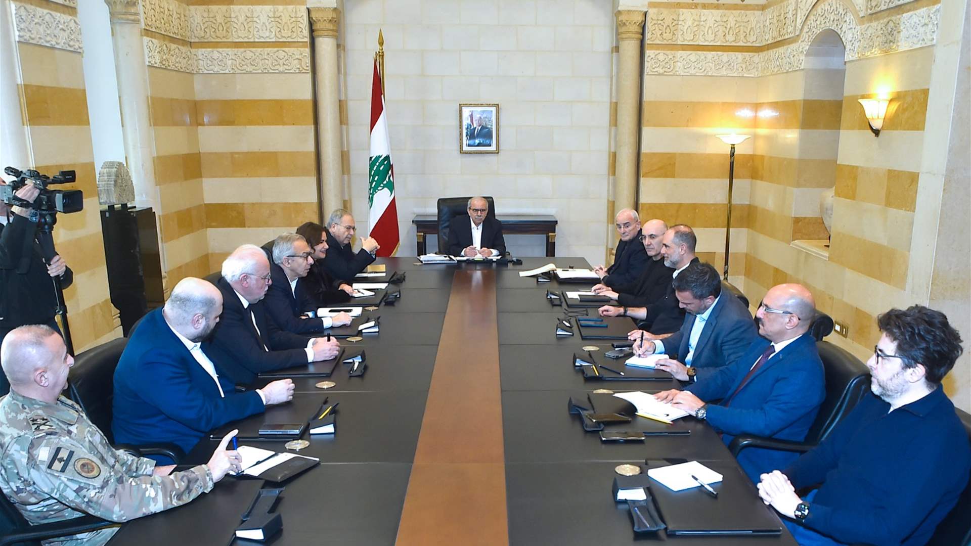 في ضوء التطورات الإقليمية... نواف سلام عقد اجتماعاً موسعاً في السراي لمتابعة جهوزية المؤسسات