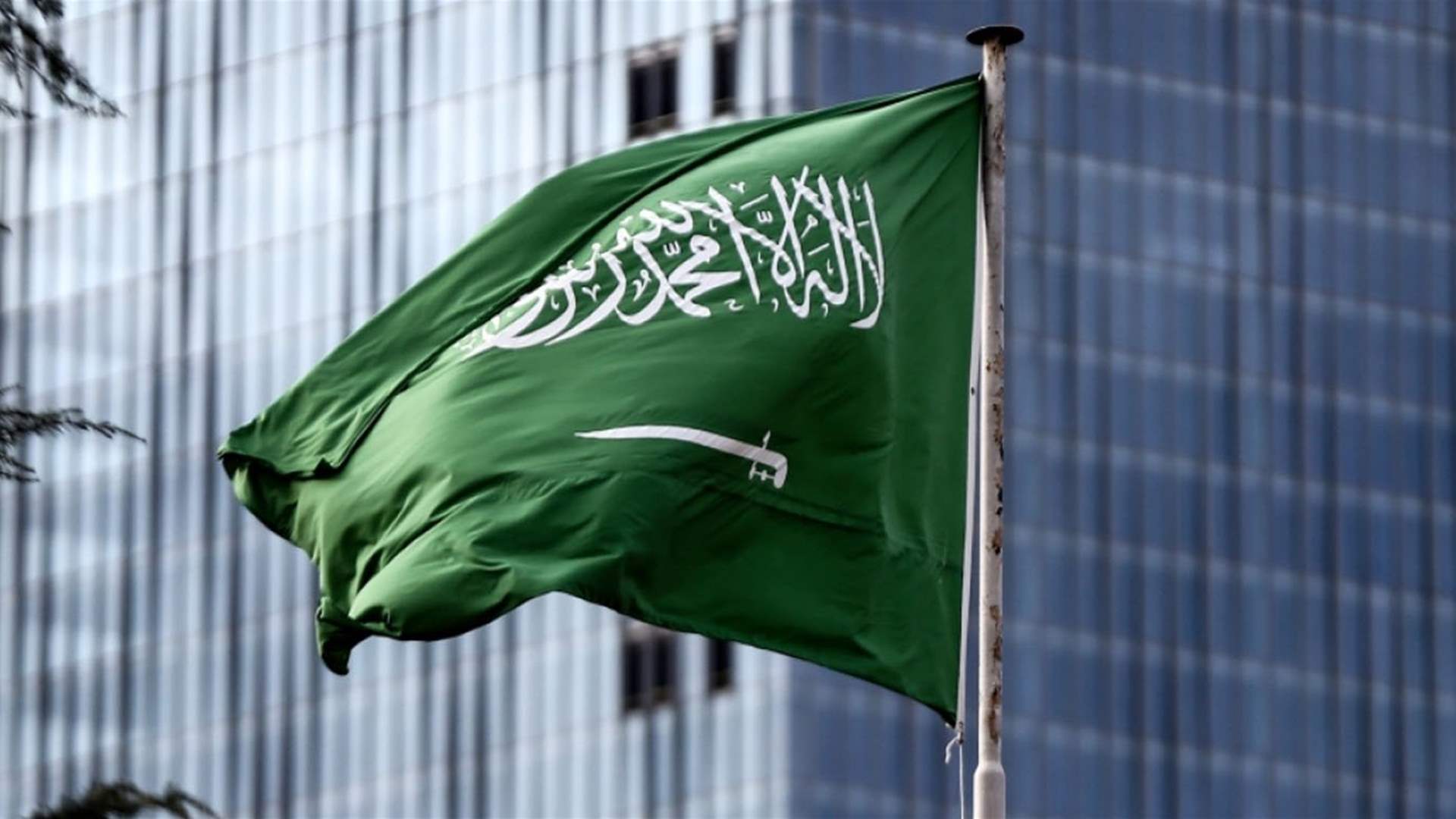 Saudi says reserves right of response after Iran attacks Riyadh, east