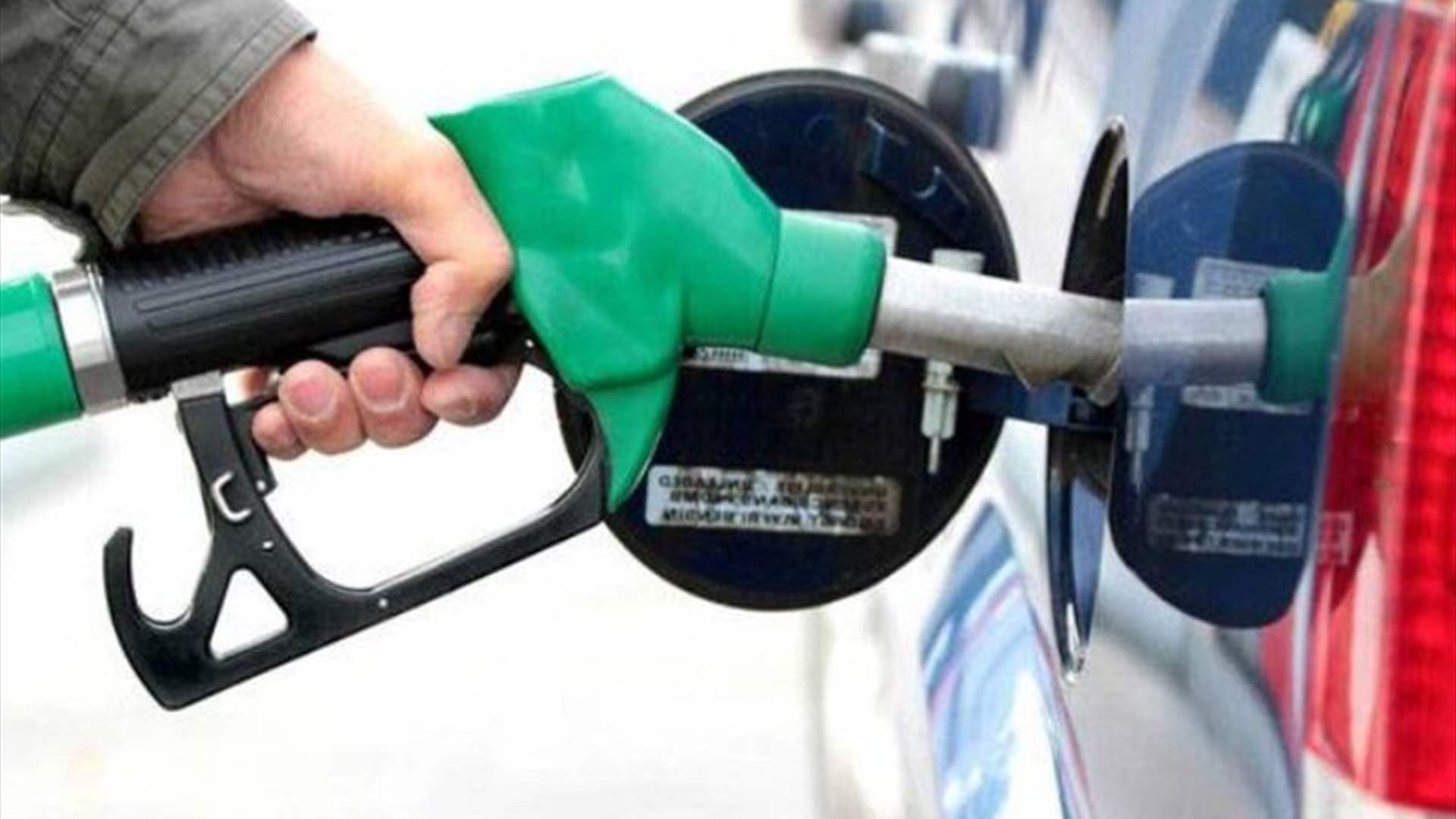 نقيب عمال ومستخدمي شركات المحروقات يطمئن: المواد متوافرة ولا داعي للهلع والتهافت عليها