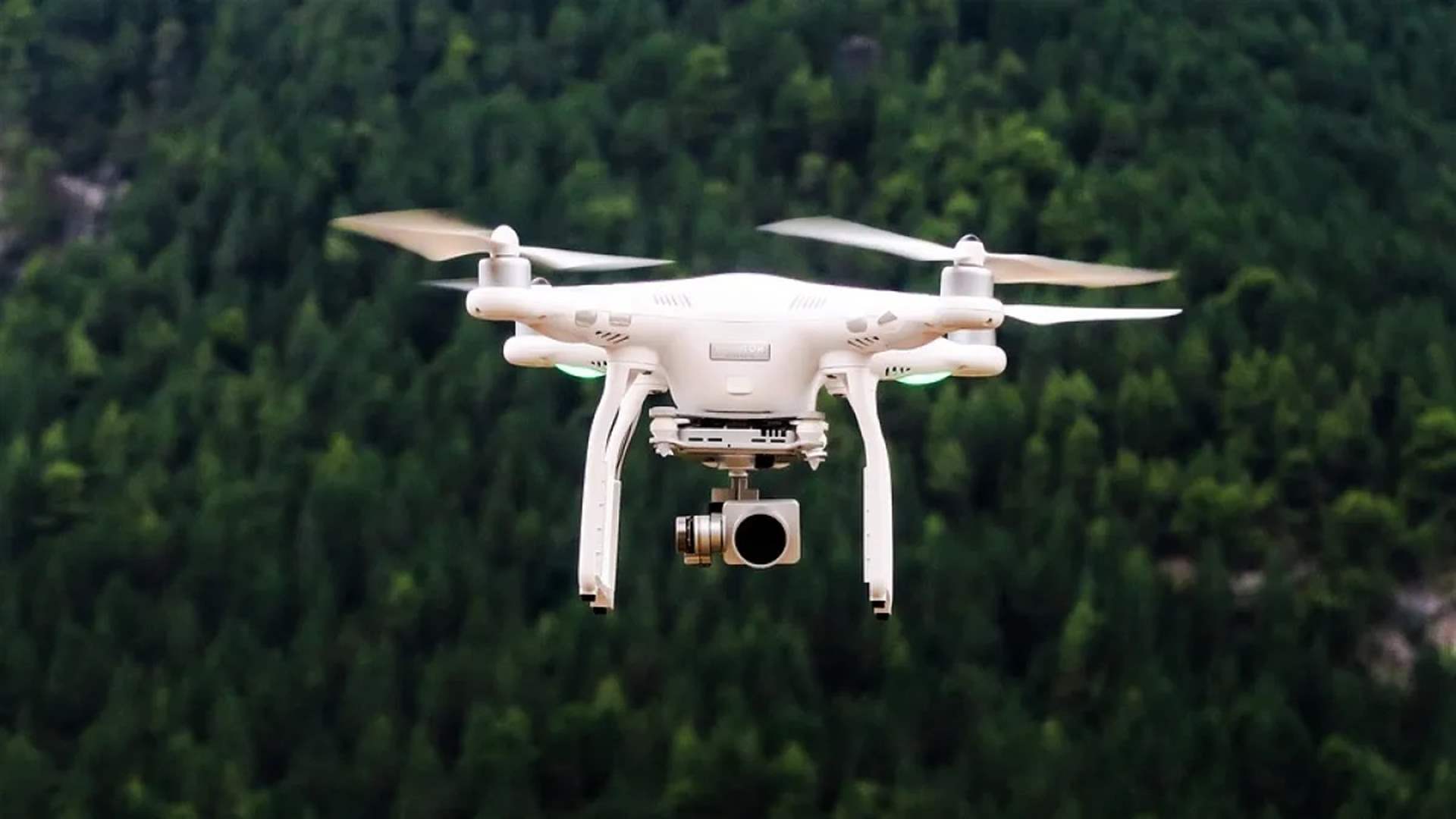 الجيش: وقف العمل بتراخيص التصوير بالطائرات المسيرة (Drone) في كل المناطق اللبنانية