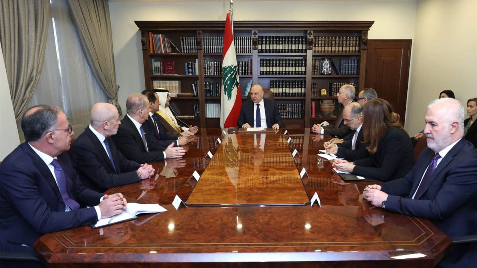 Lebanese President tells Quintet committee decision on state monopoly over war and peace is final