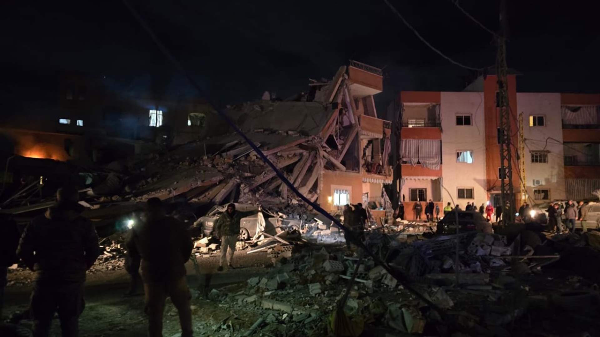 غارة على مجمع سكني في بعلبك... وسقوط شهداء وجرحى