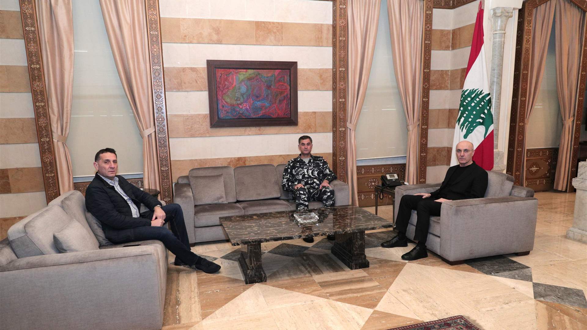 الحجار يبحث مع قيادات قوى الأمن الإجراءات الميدانية ومواكبة النزوح في ظلّ التصعيد