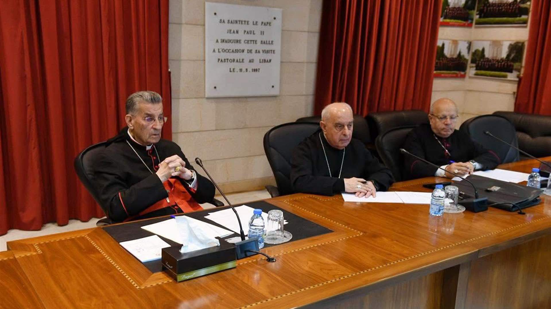 مجلس المطارنة الموارنة أيد قرارات الحكومة وشجب الاعتداءات الاسرائيلية واستنكر التهجير الجماعي لسكان الجنوب